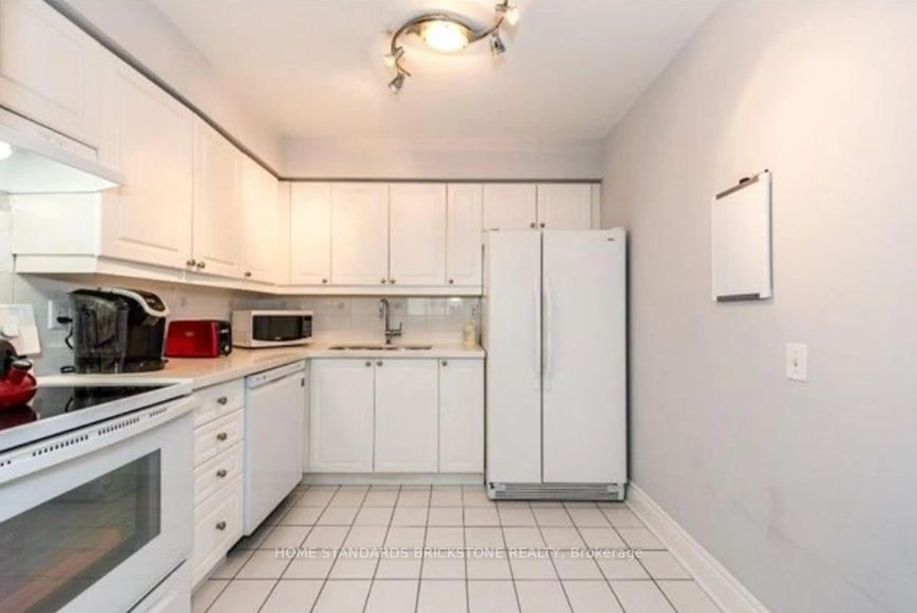 Standard kitchen, unknown for 91 Townsgate Dr #805, Vaughan Ontario L4J 8E8
