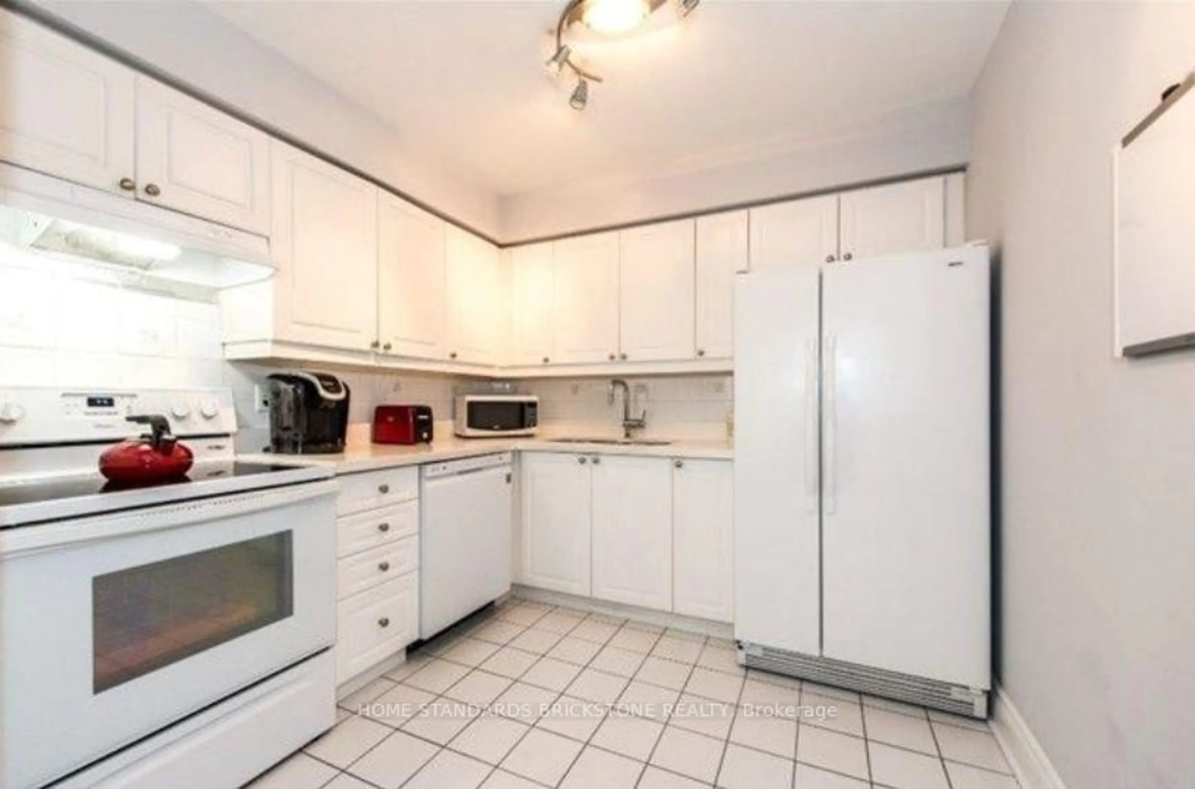 Standard kitchen, unknown for 91 Townsgate Dr #805, Vaughan Ontario L4J 8E8