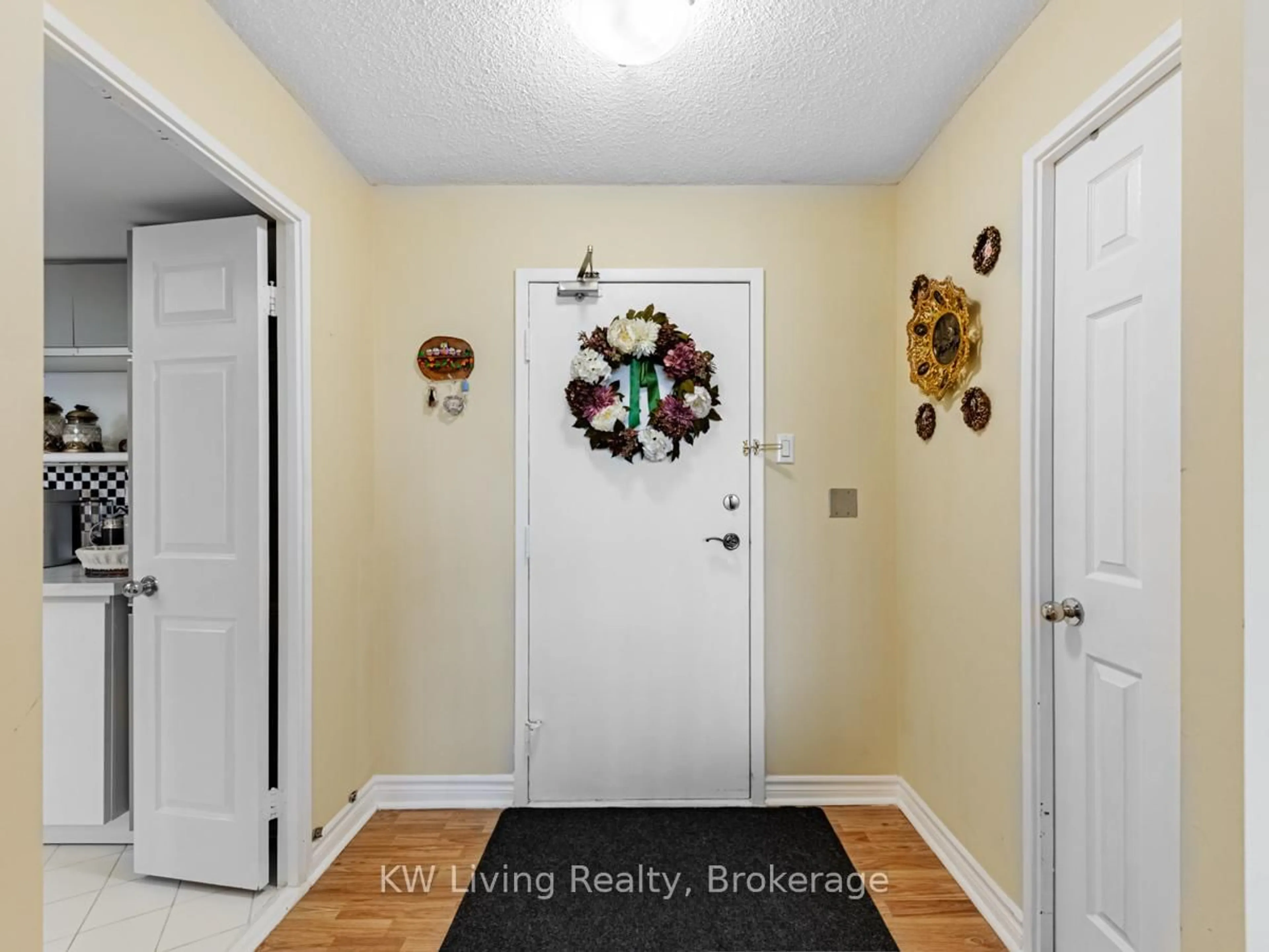 Indoor entryway for 7825 Bayview Ave #1115, Markham Ontario L3T 7N2