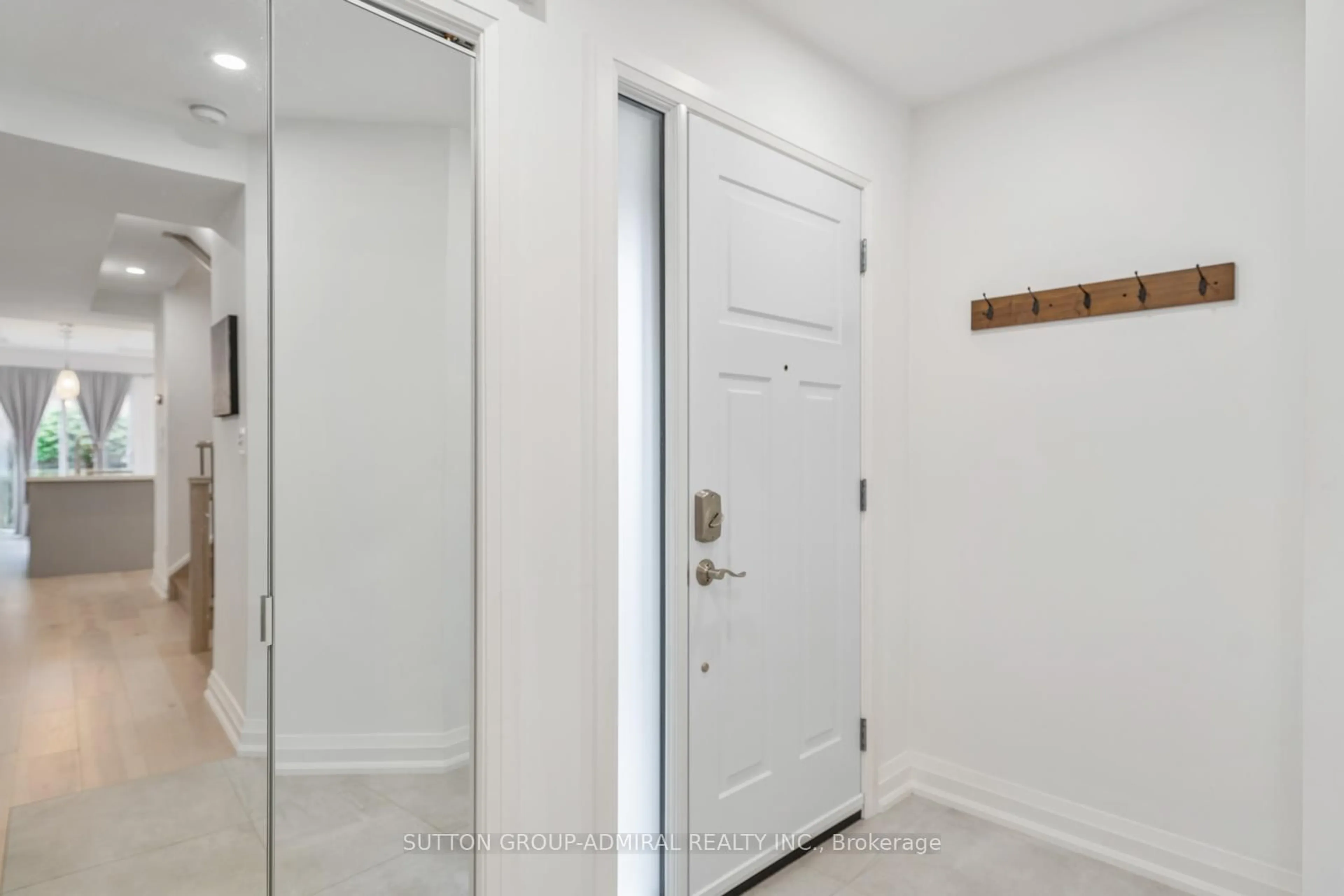 Indoor entryway for 36 Whitney Pl, Vaughan Ontario L4J 6V8