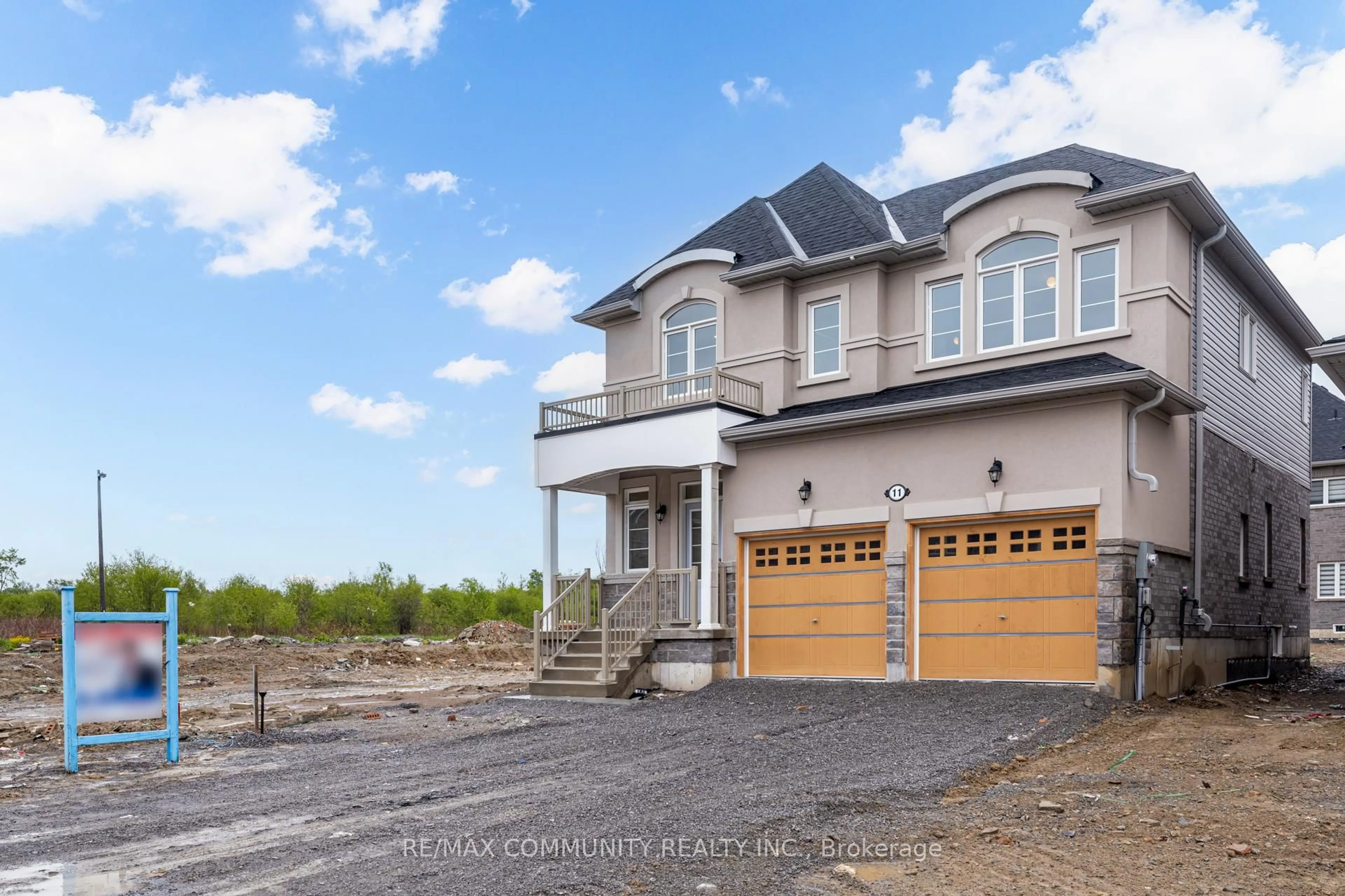 Unknown for 11 Grieve St, Georgina Ontario L0E 1R0