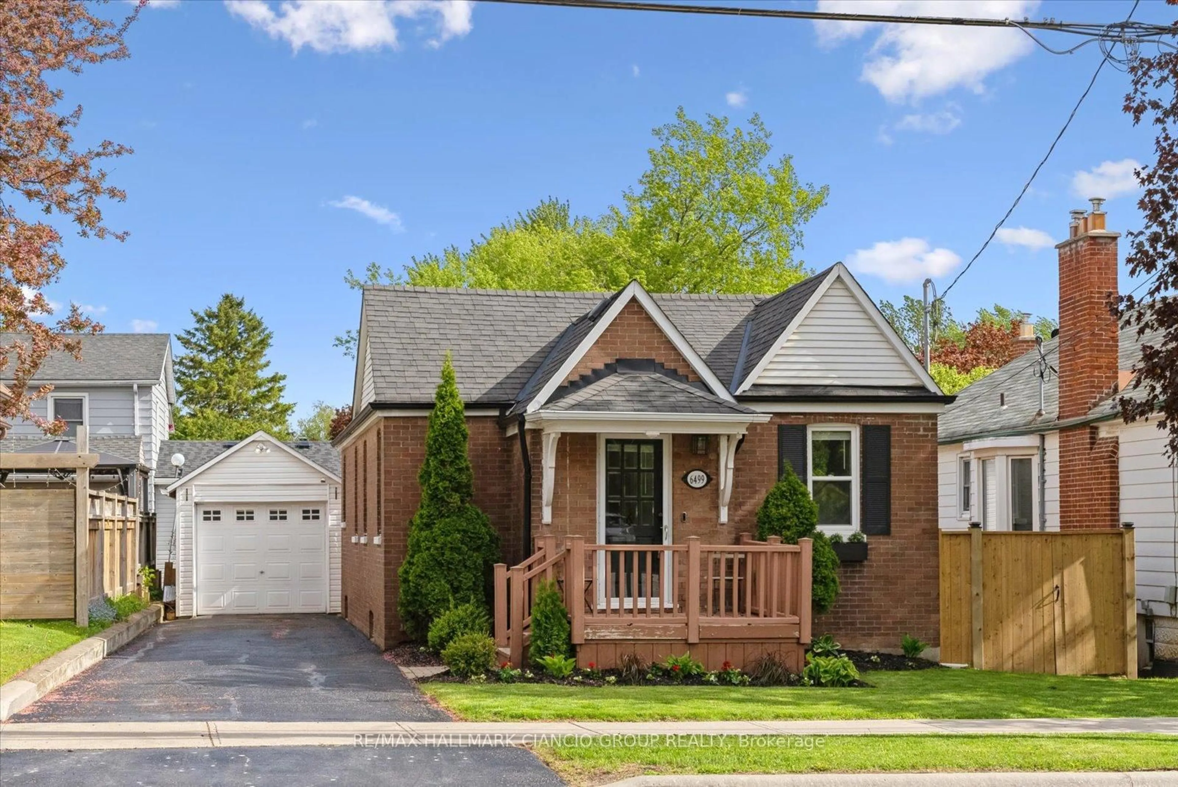 Home with brick exterior material, street for 6499 Main St, Whitchurch-Stouffville Ontario L4A 1H1