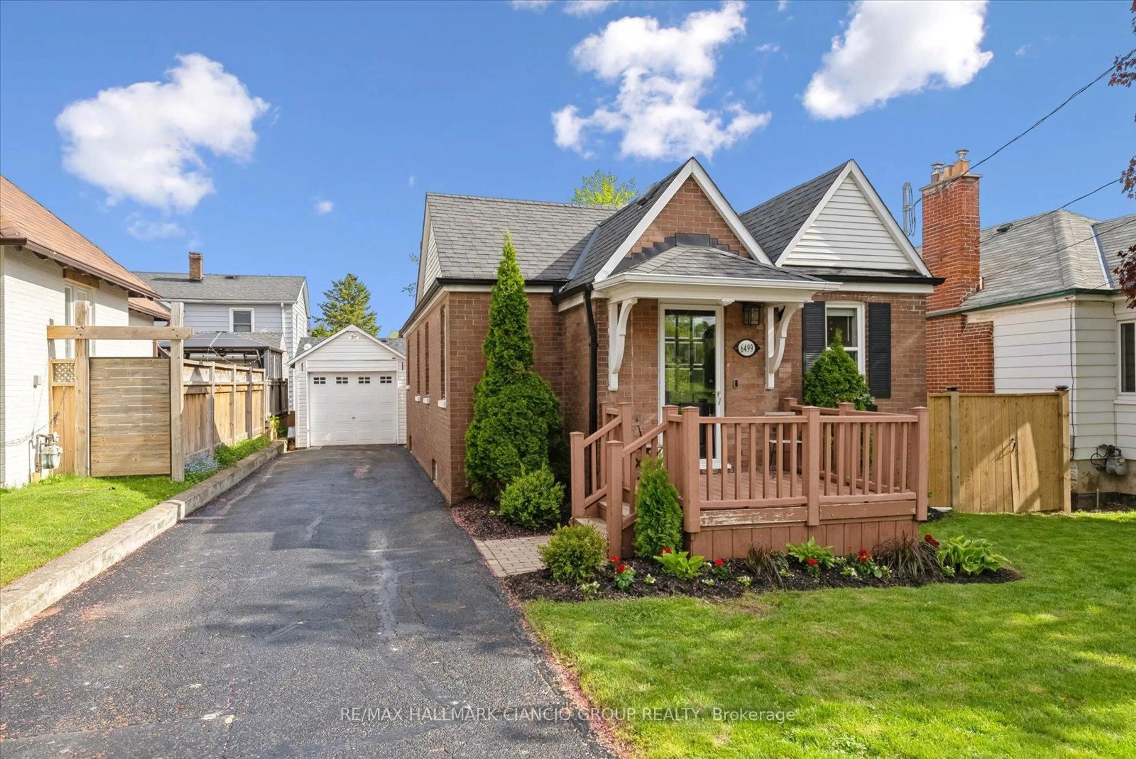 Home with brick exterior material, street for 6499 Main St, Whitchurch-Stouffville Ontario L4A 1H1