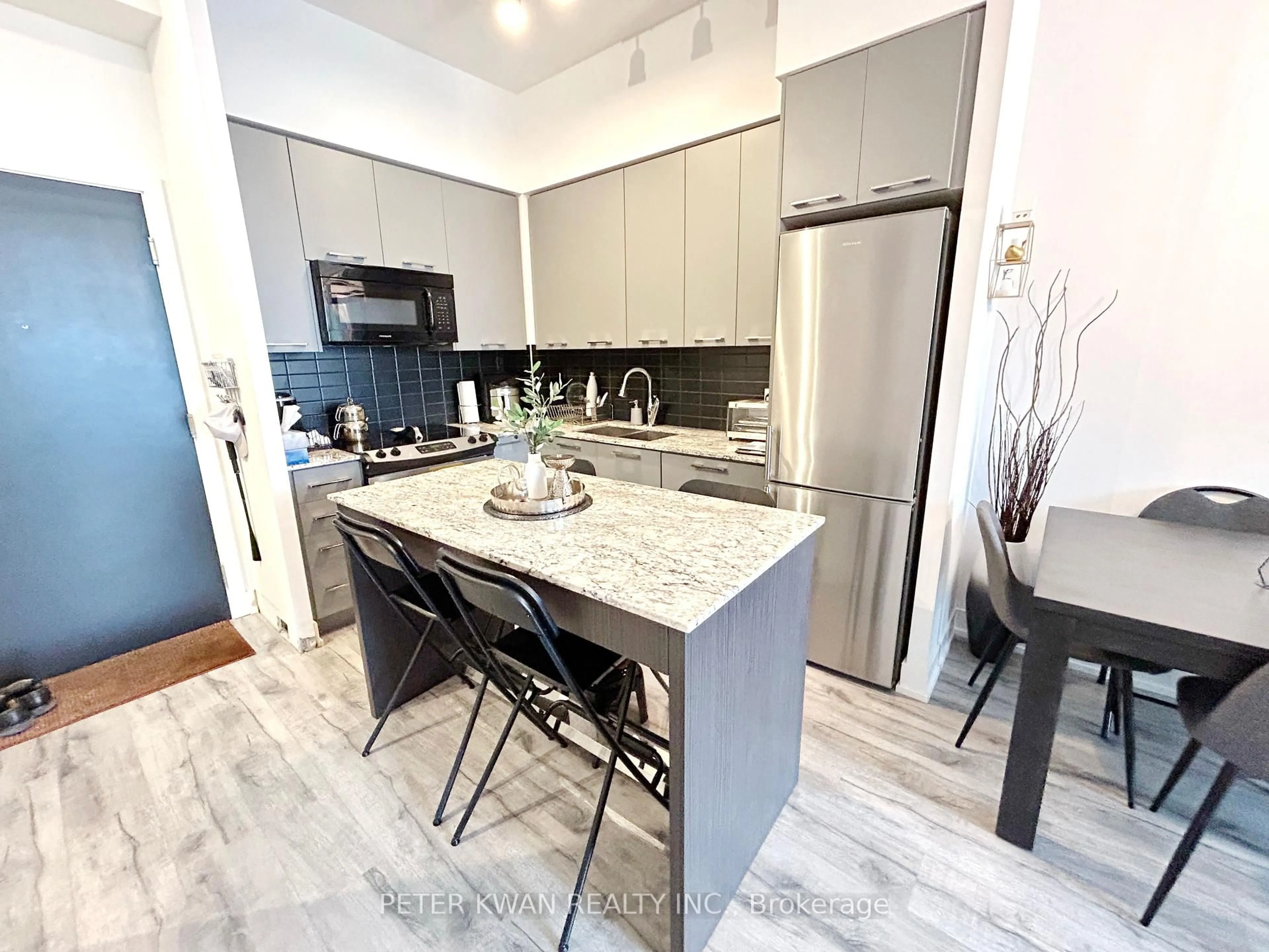Open concept kitchen, unknown for 9471 Yonge St #332, Richmond Hill Ontario L4C 0Z5