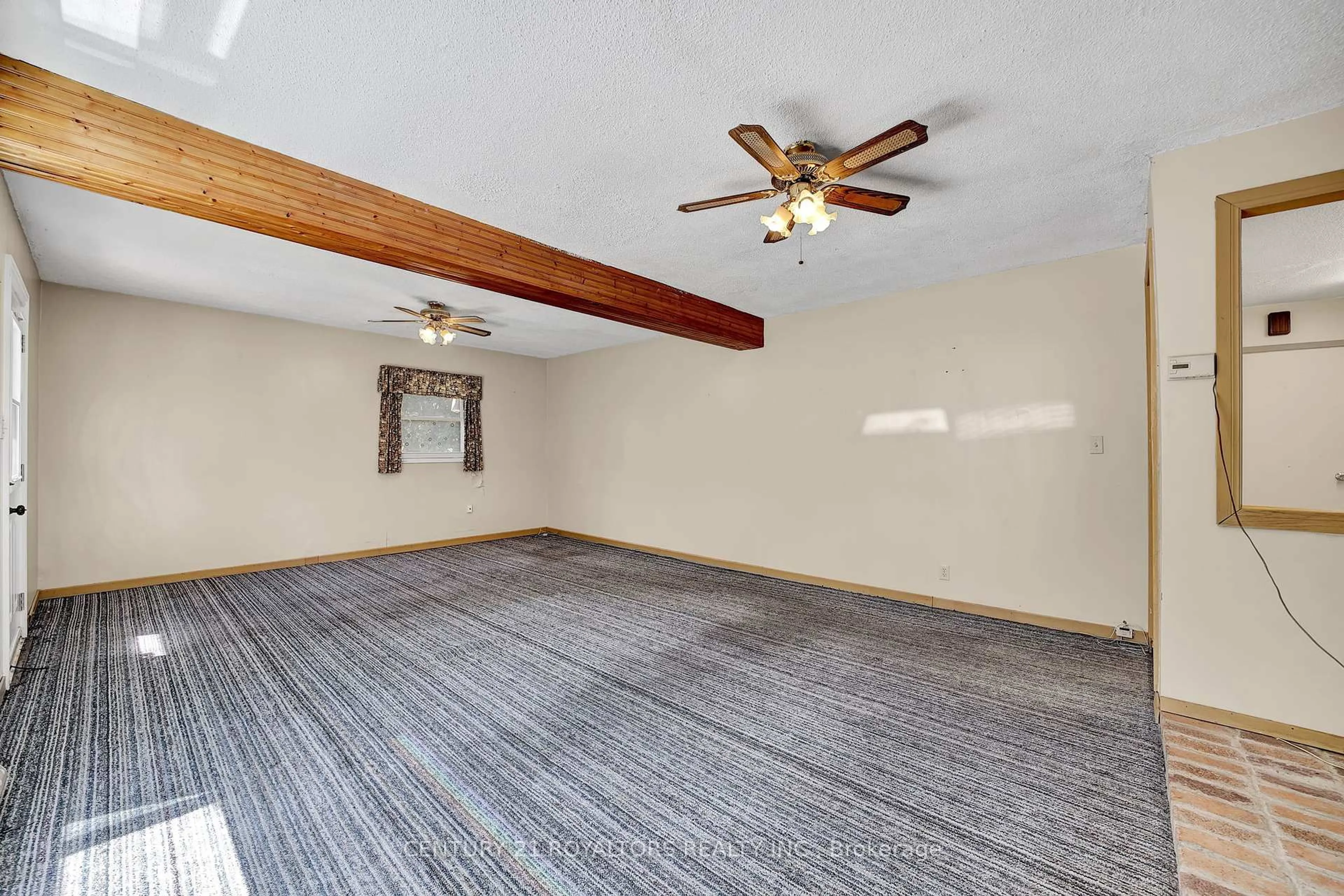 A pic of a room for 807 Joseph St, Innisfil Ontario L9S 2G2
