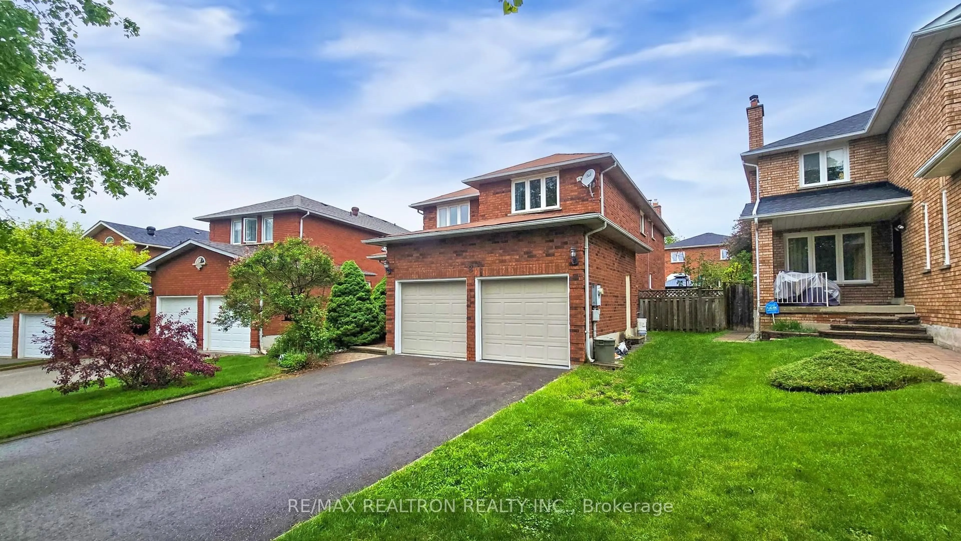 Home with brick exterior material, street for 8 Muster Crt, Markham Ontario L3R 9G5