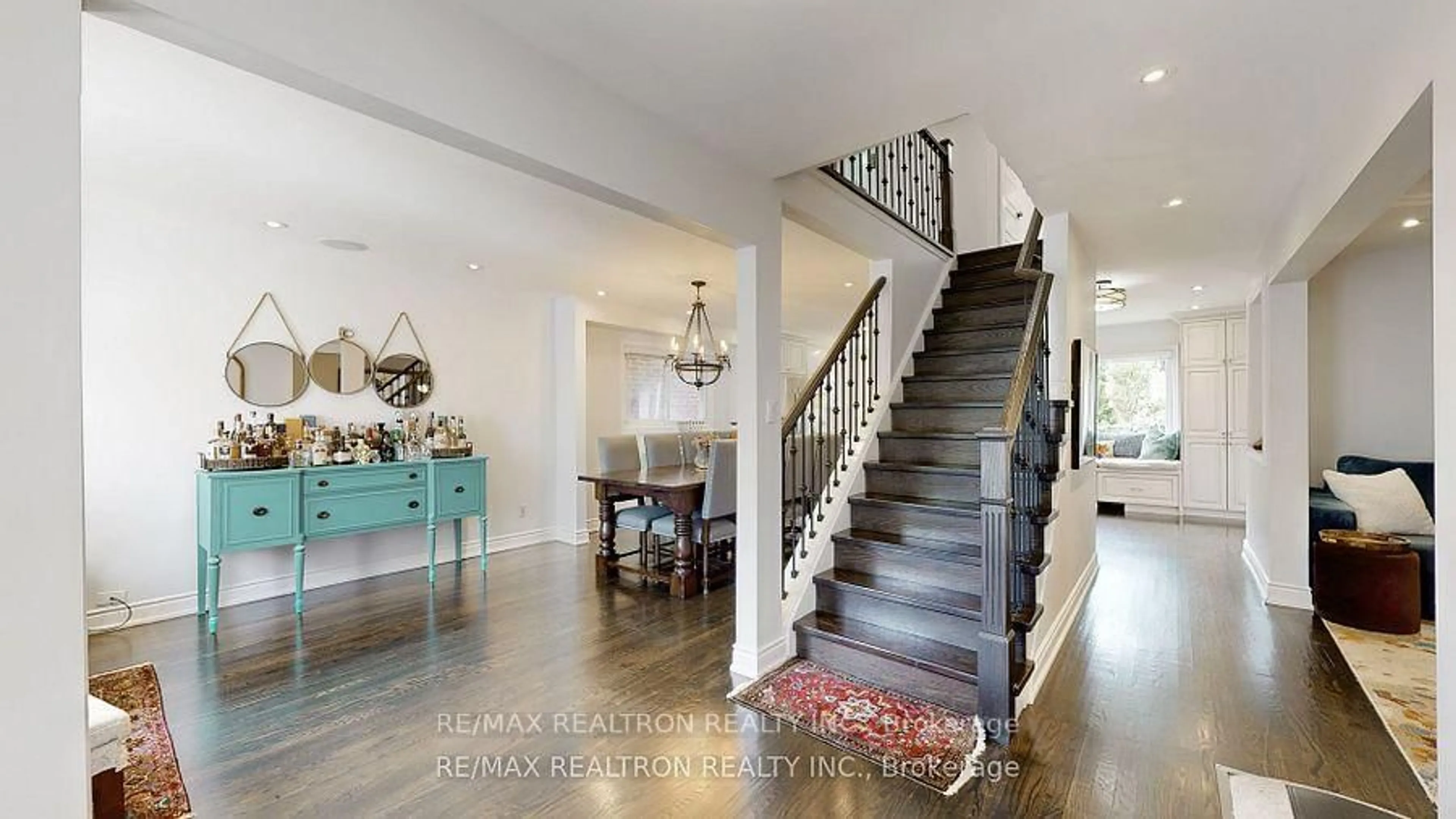 Indoor entryway for 145 Roseborough Cres, Vaughan Ontario L4J 4V4