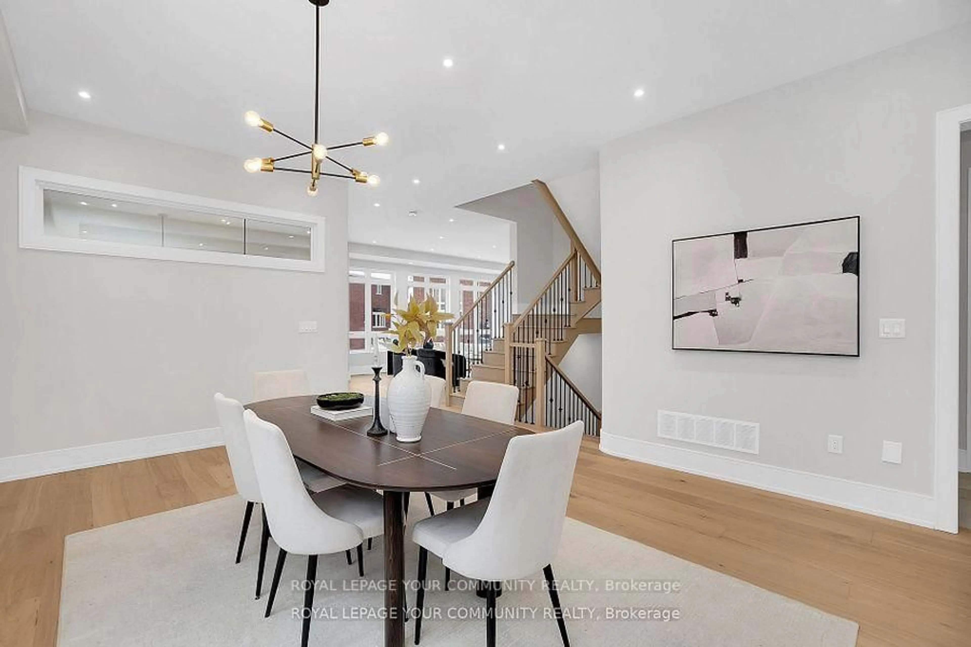 Dining room, unknown for 6 Bunn Crt, Aurora Ontario L4G 0G6