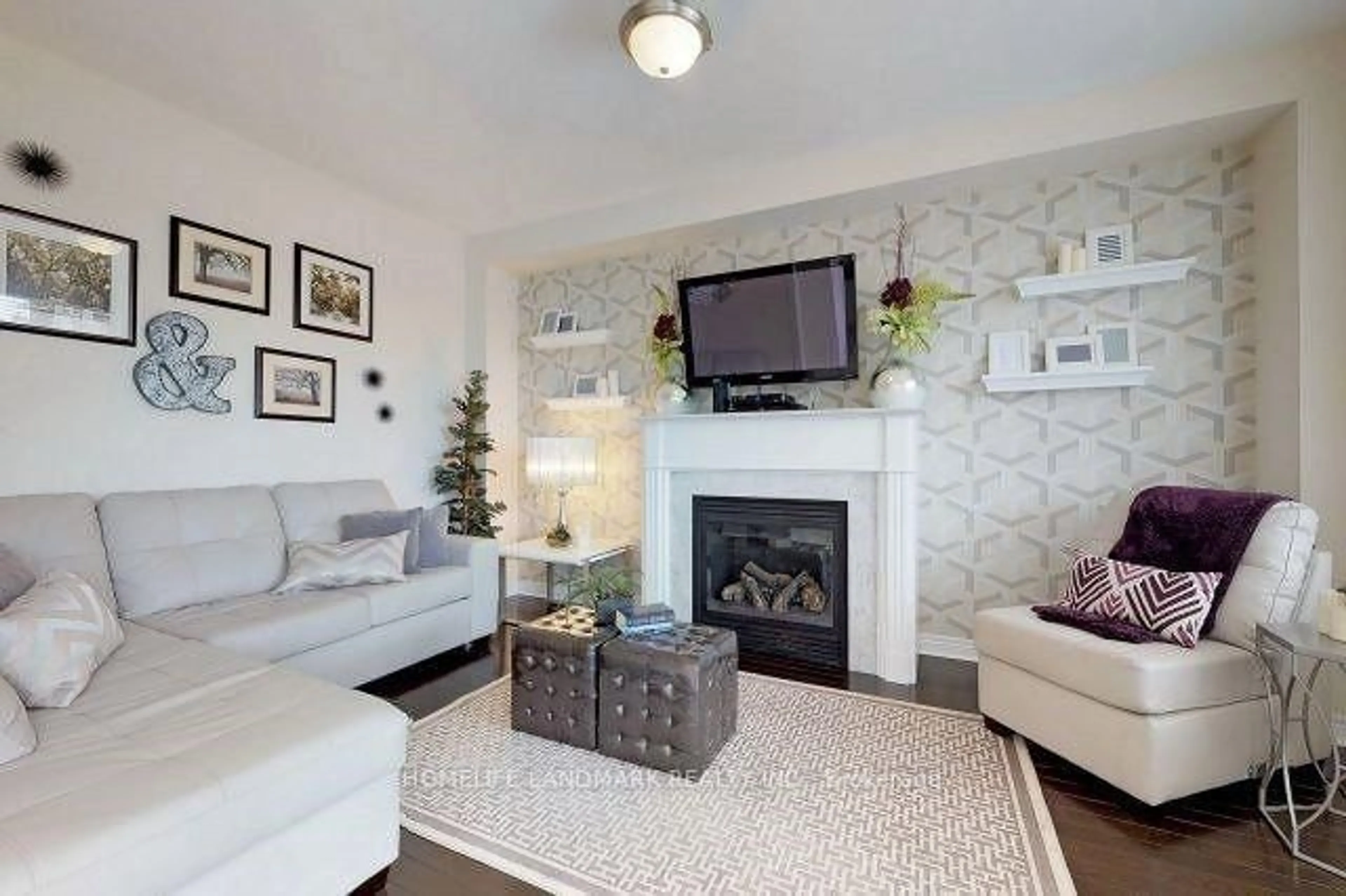Living room with furniture, unknown for 1 Church View Ave, Markham Ontario L6C 0L6
