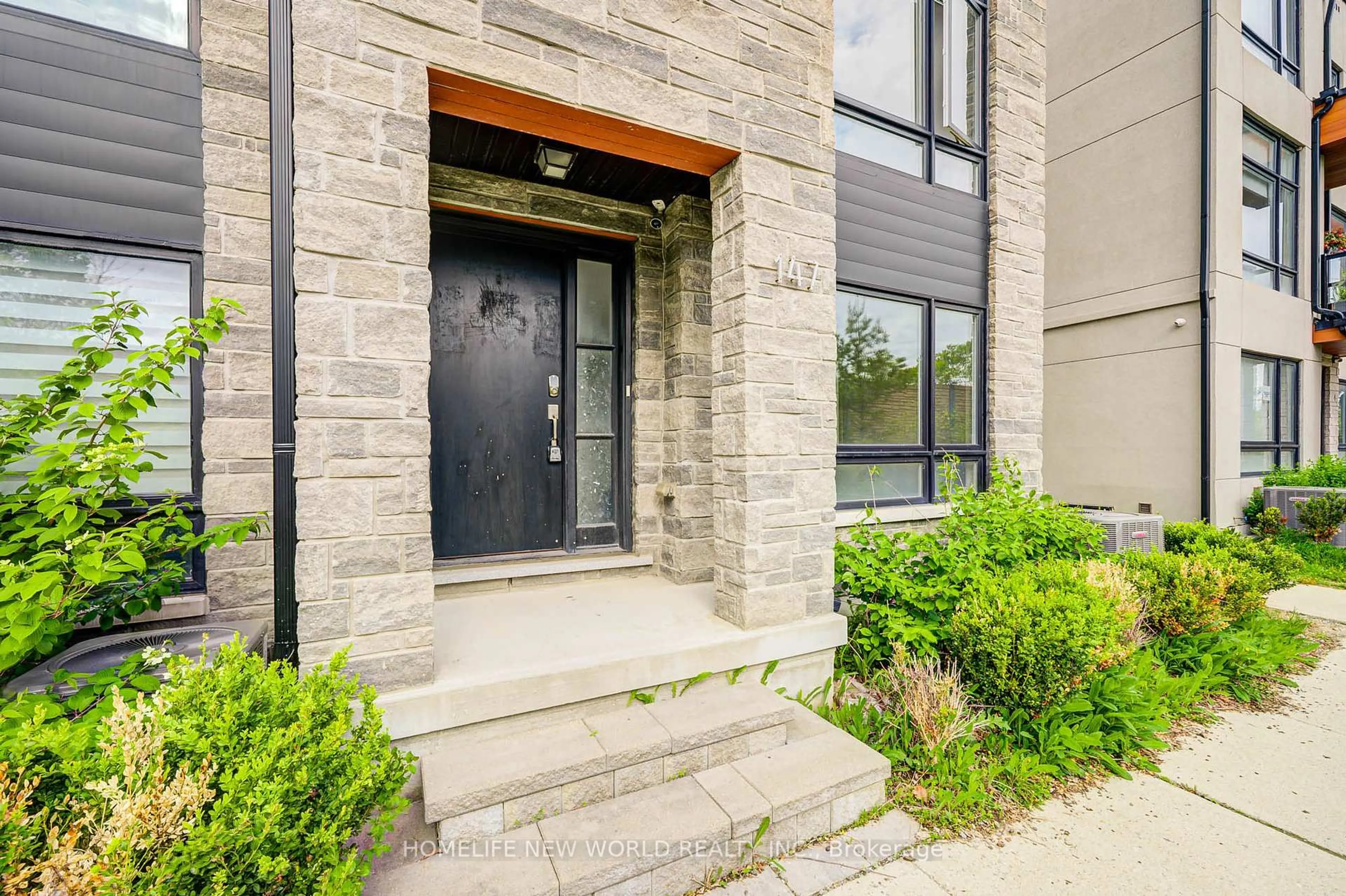 Indoor entryway for 147 Carpaccio Ave, Vaughan Ontario L4H 4R6