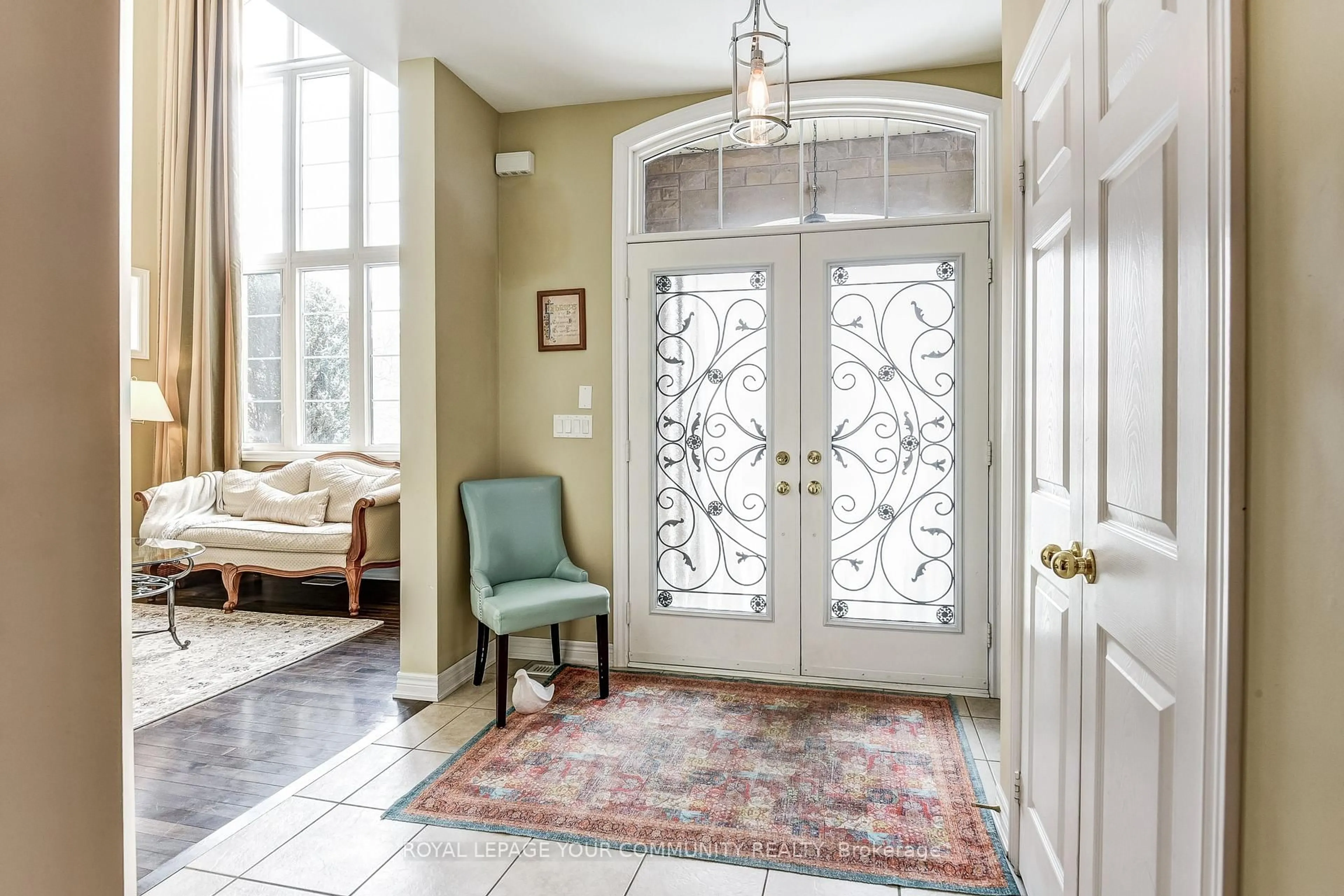 Indoor entryway for 23 Weslock Cres, Aurora Ontario L4G 7Y9