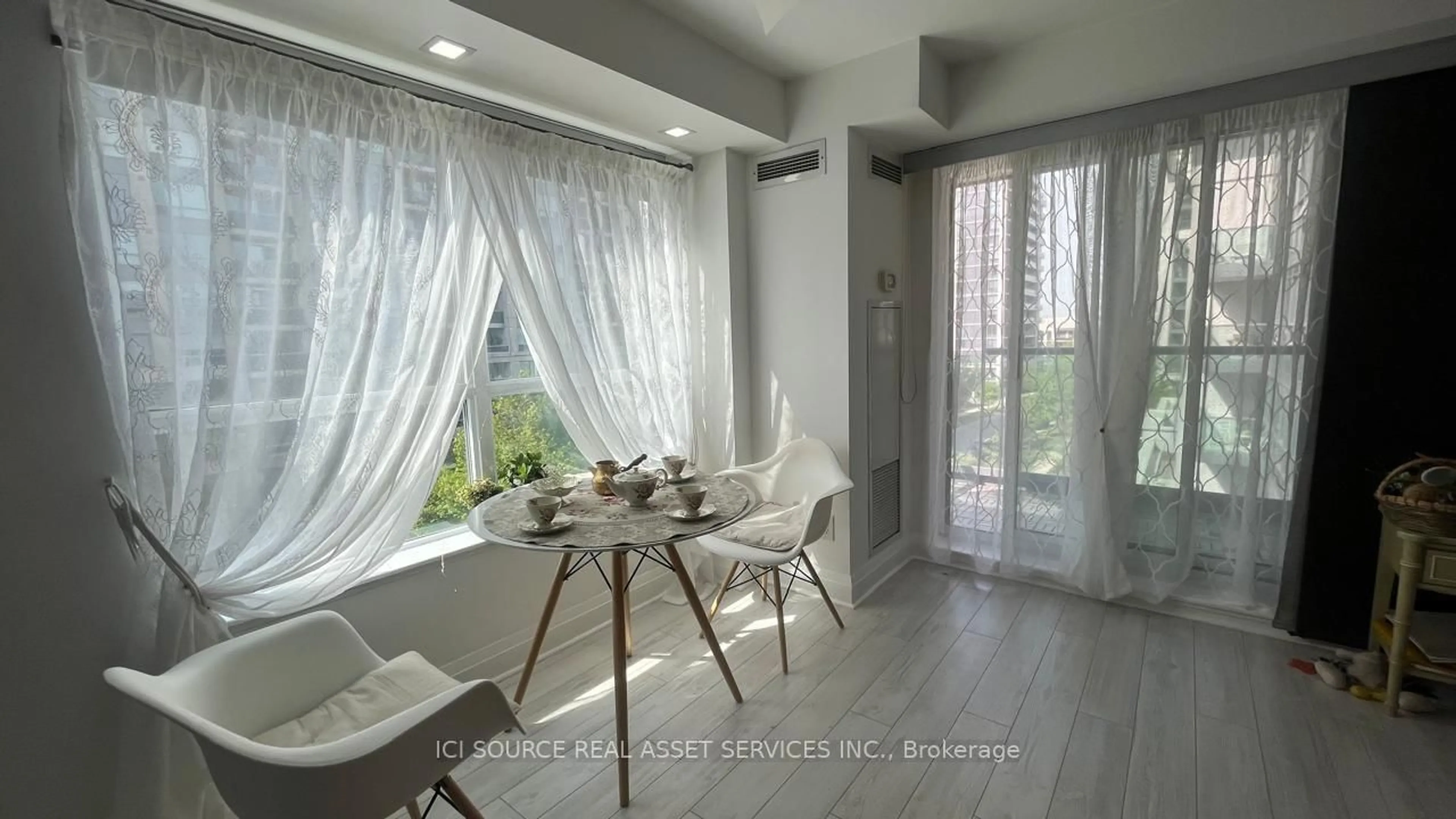 Unknown for 20 North Park Rd #509, Vaughan Ontario L4J 0G7