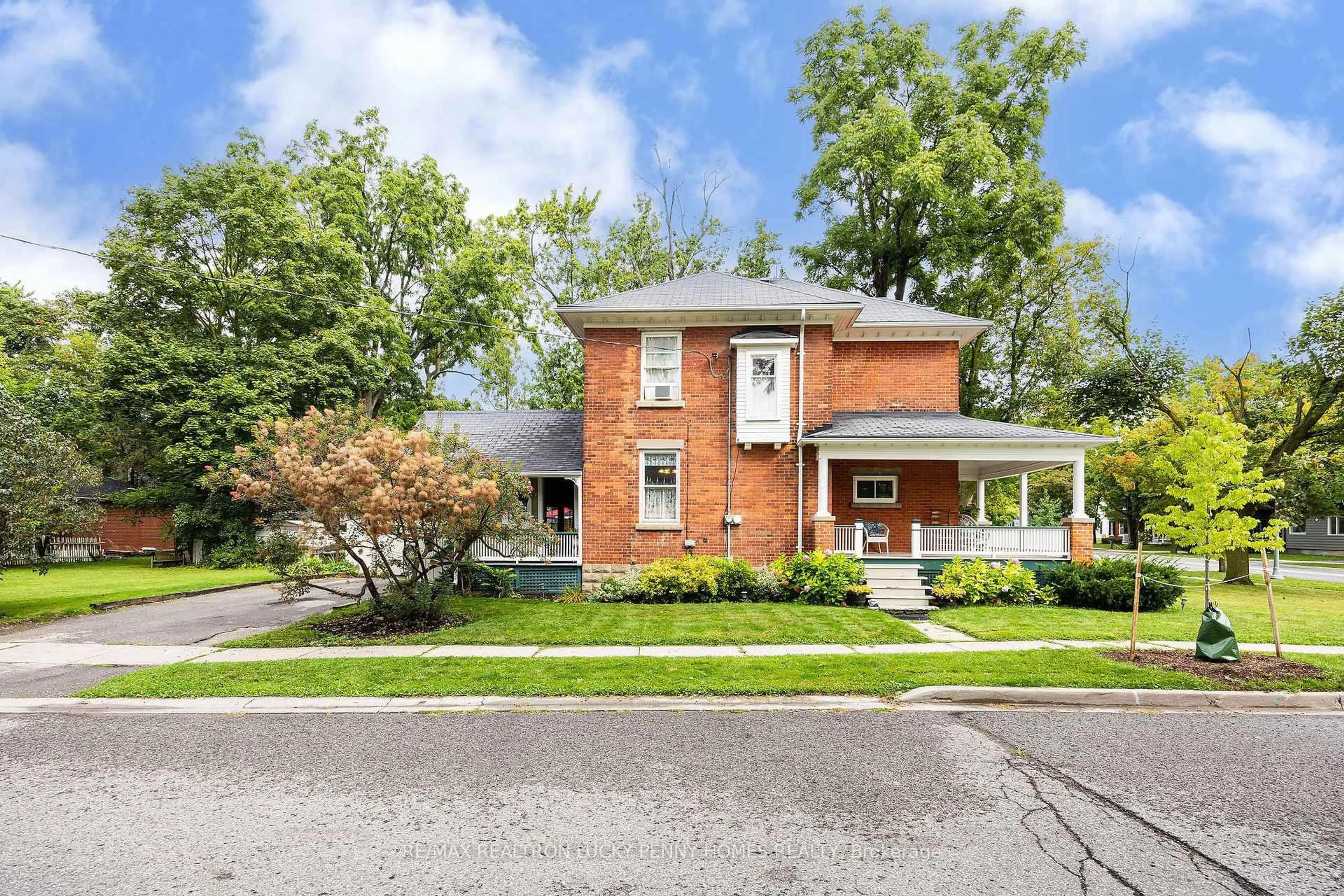 Home with brick exterior material, street for 2 Pavillion St, Markham Ontario L3R 1N7