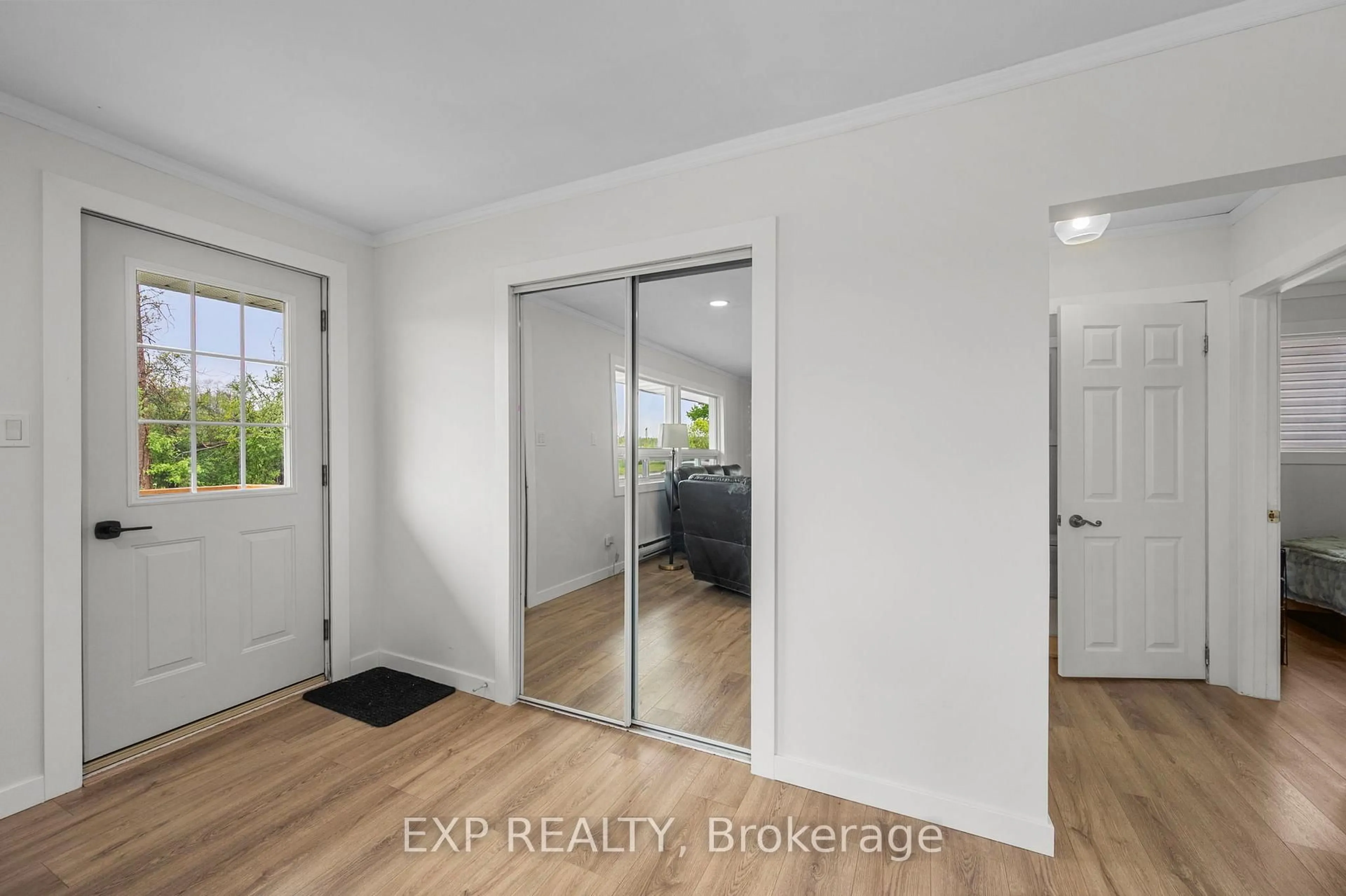 Unknown for 29 Kay Ave, Georgina Ontario L0E 1N0