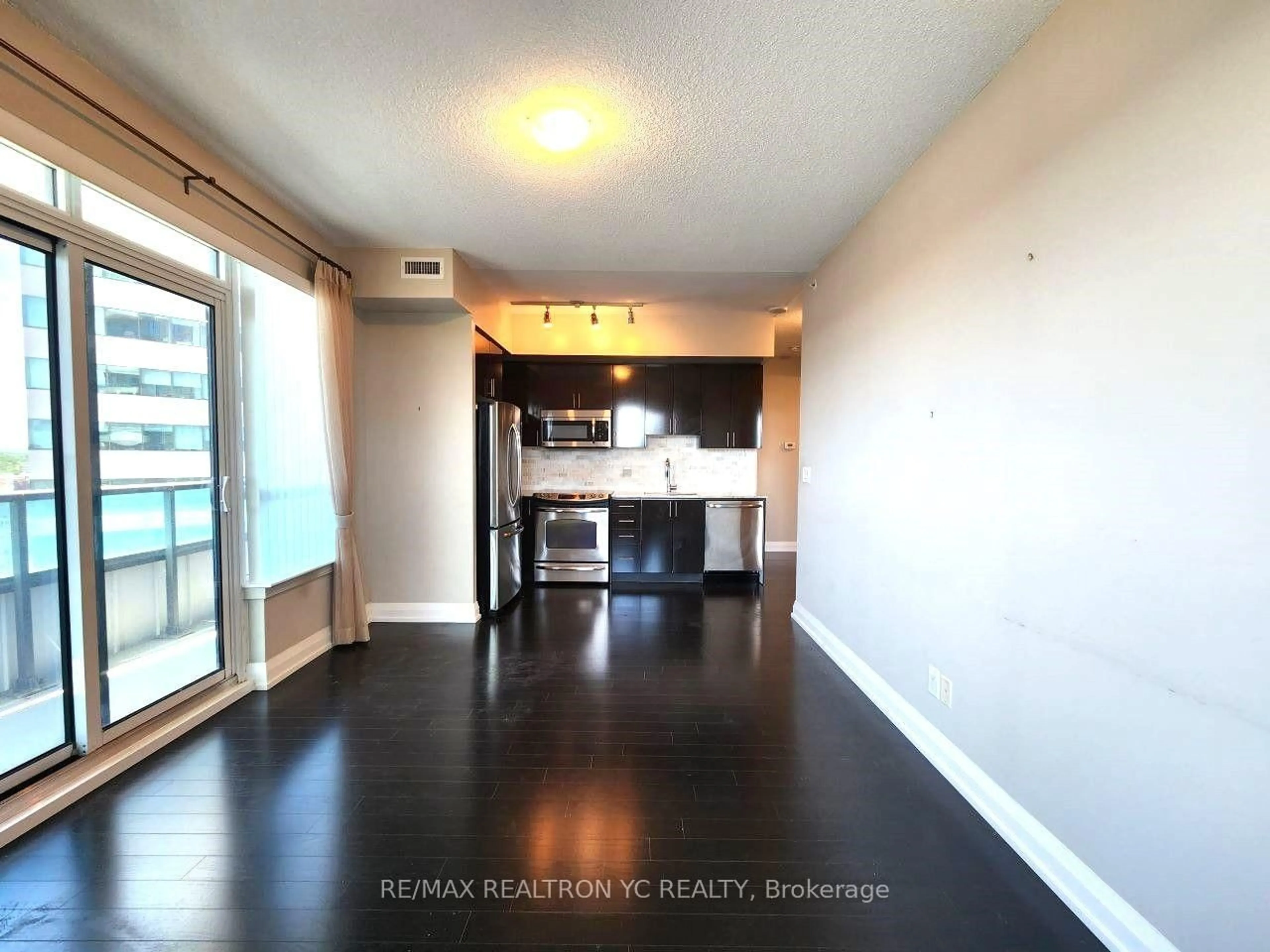 A pic of a room for 7171 Yonge St #408, Markham Ontario L3T 0C5