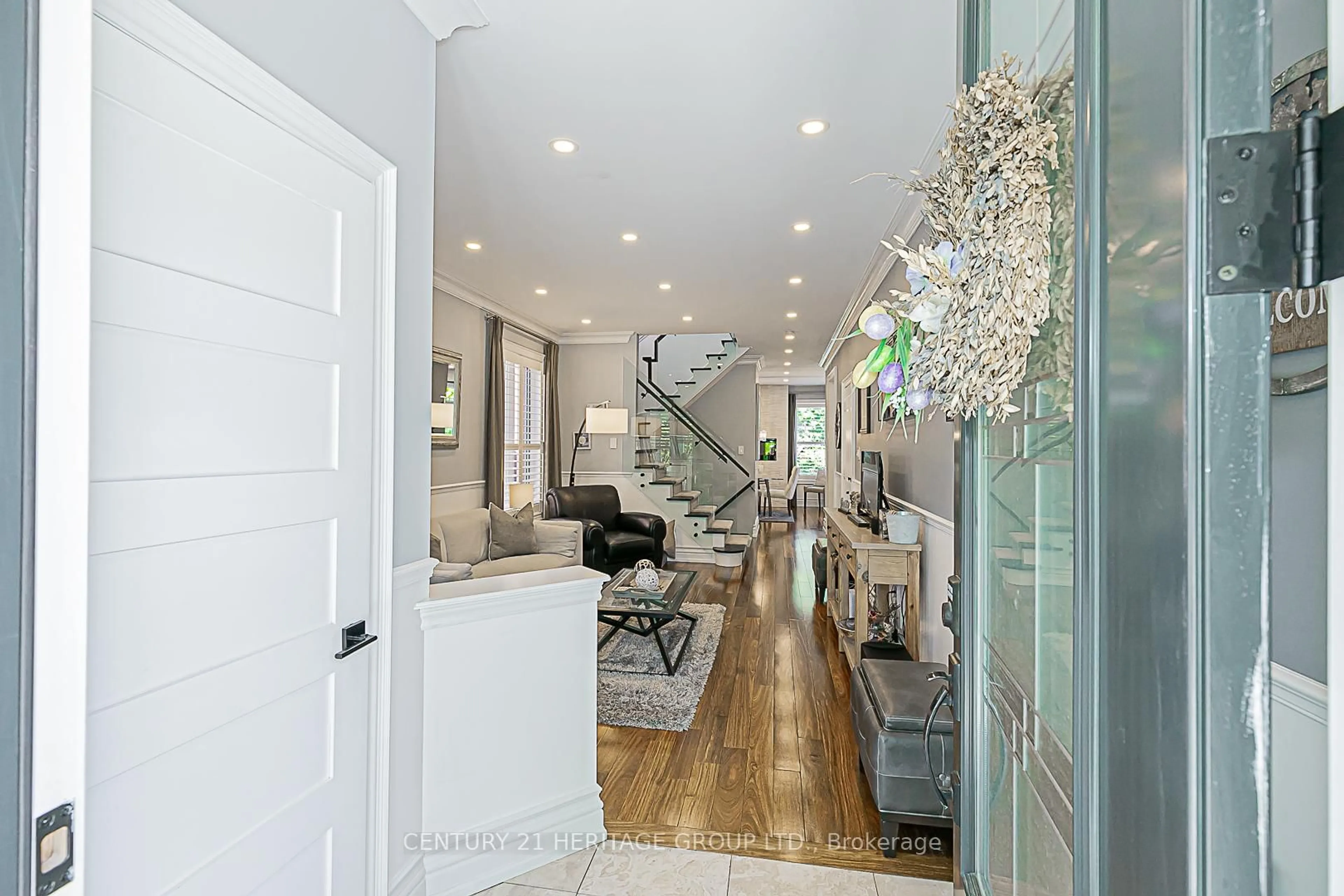 Indoor entryway for 59 Amos Lehman Way, Whitchurch-Stouffville Ontario L4A 0L3