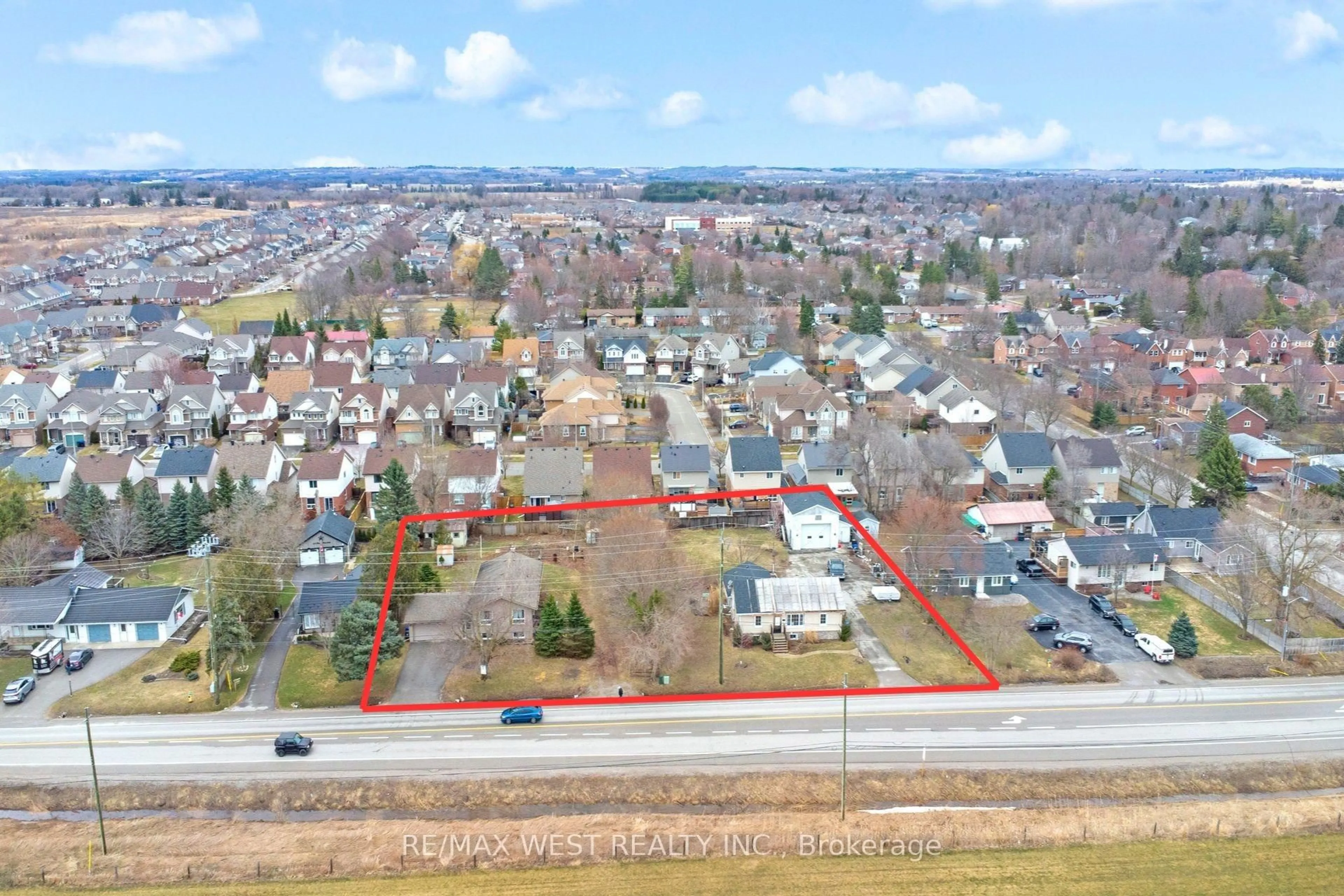 A pic from outside/outdoor area/front of a property/back of a property/a pic from drone, street for 299&295 King St, New Tecumseth Ontario L9R 1N3