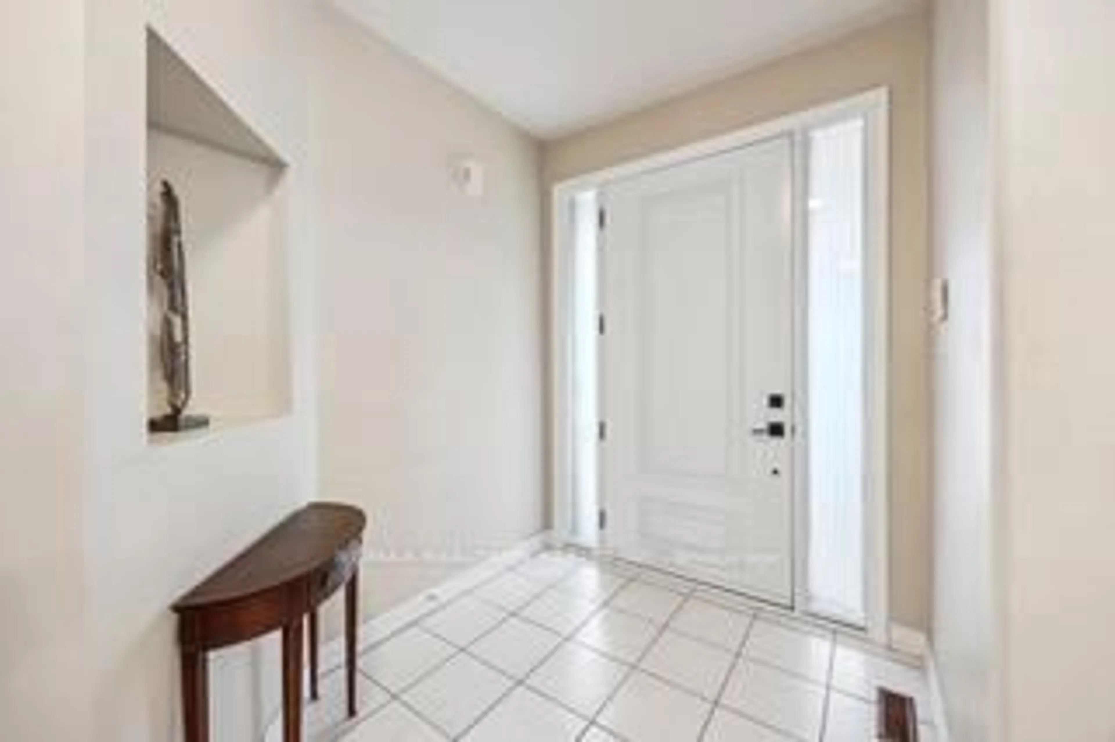 Indoor entryway for 7 Waldron Cres, Richmond Hill Ontario L4E 4A3