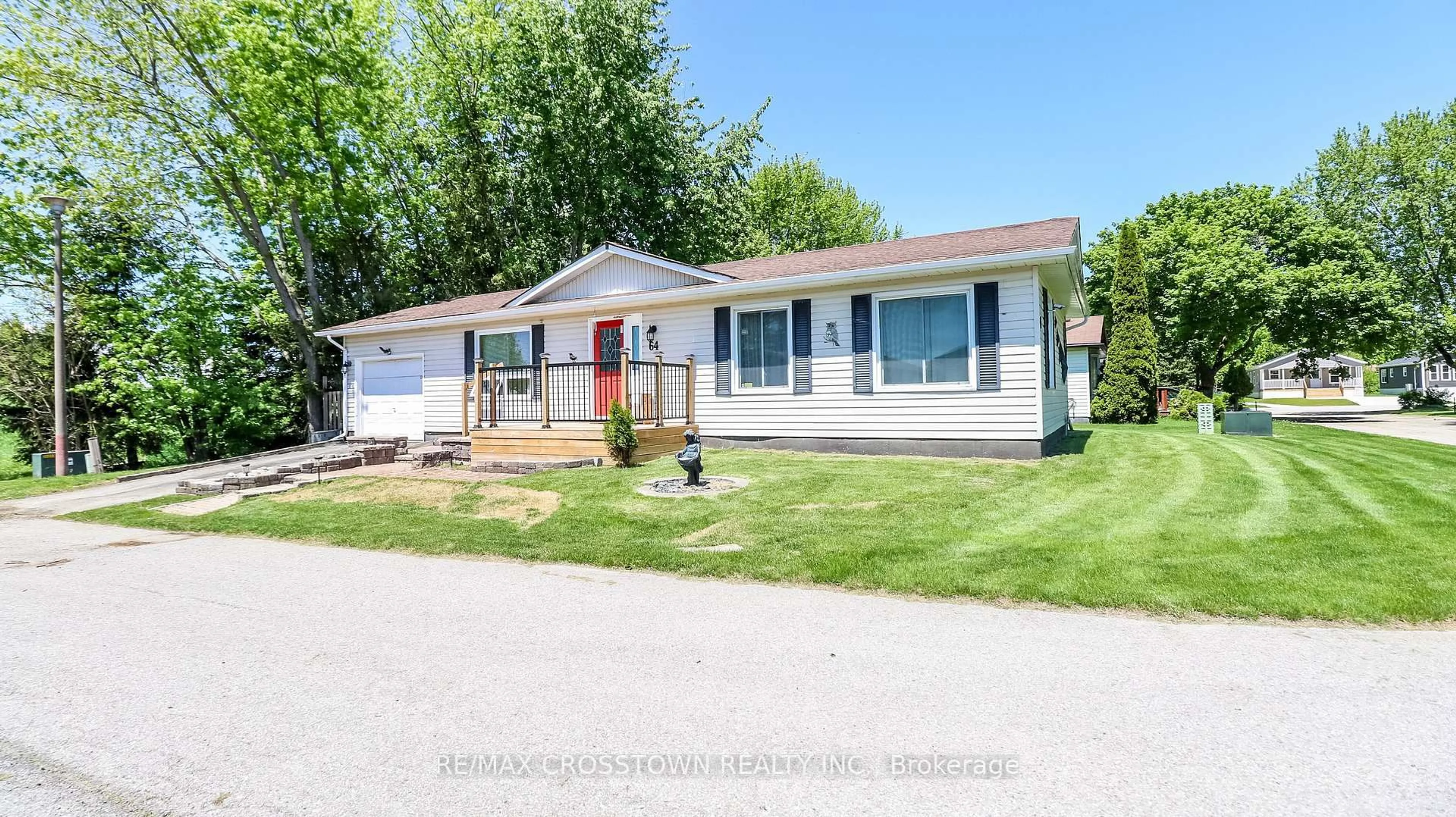 Home with vinyl exterior material, street for 64 Royal Oak Dr, Innisfil Ontario N1L 1N1