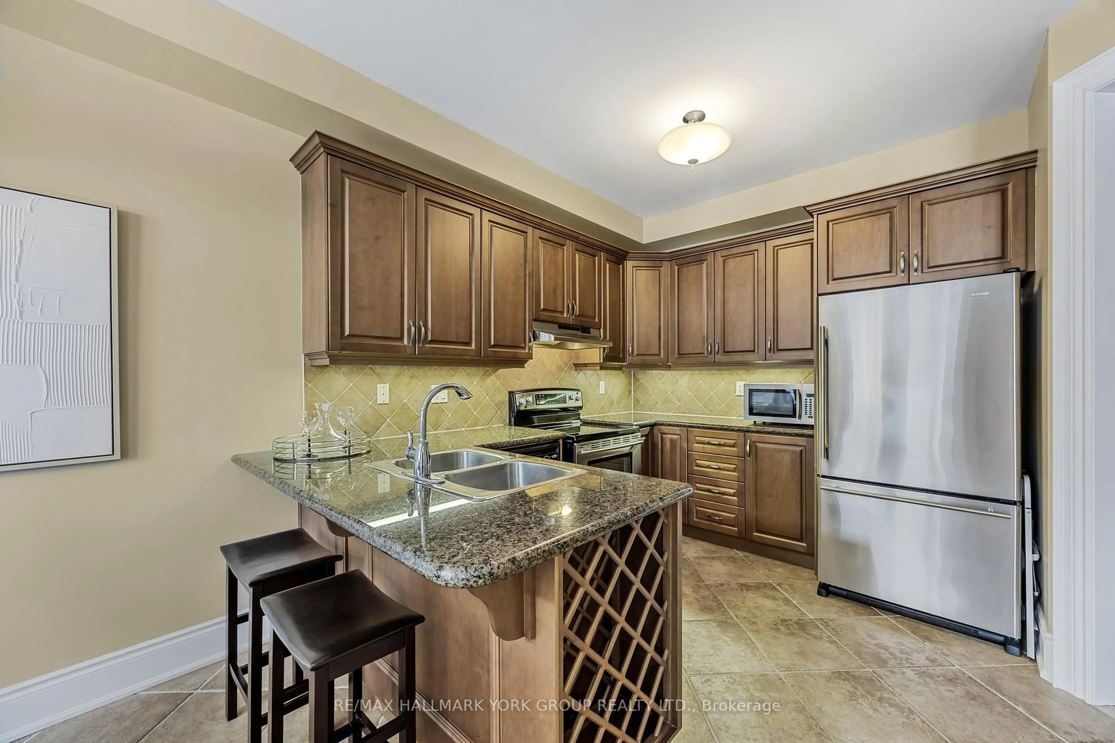 Open concept kitchen, ceramic/tile floor for 484 Worthington Ave #8, Richmond Hill Ontario L4E 0E2