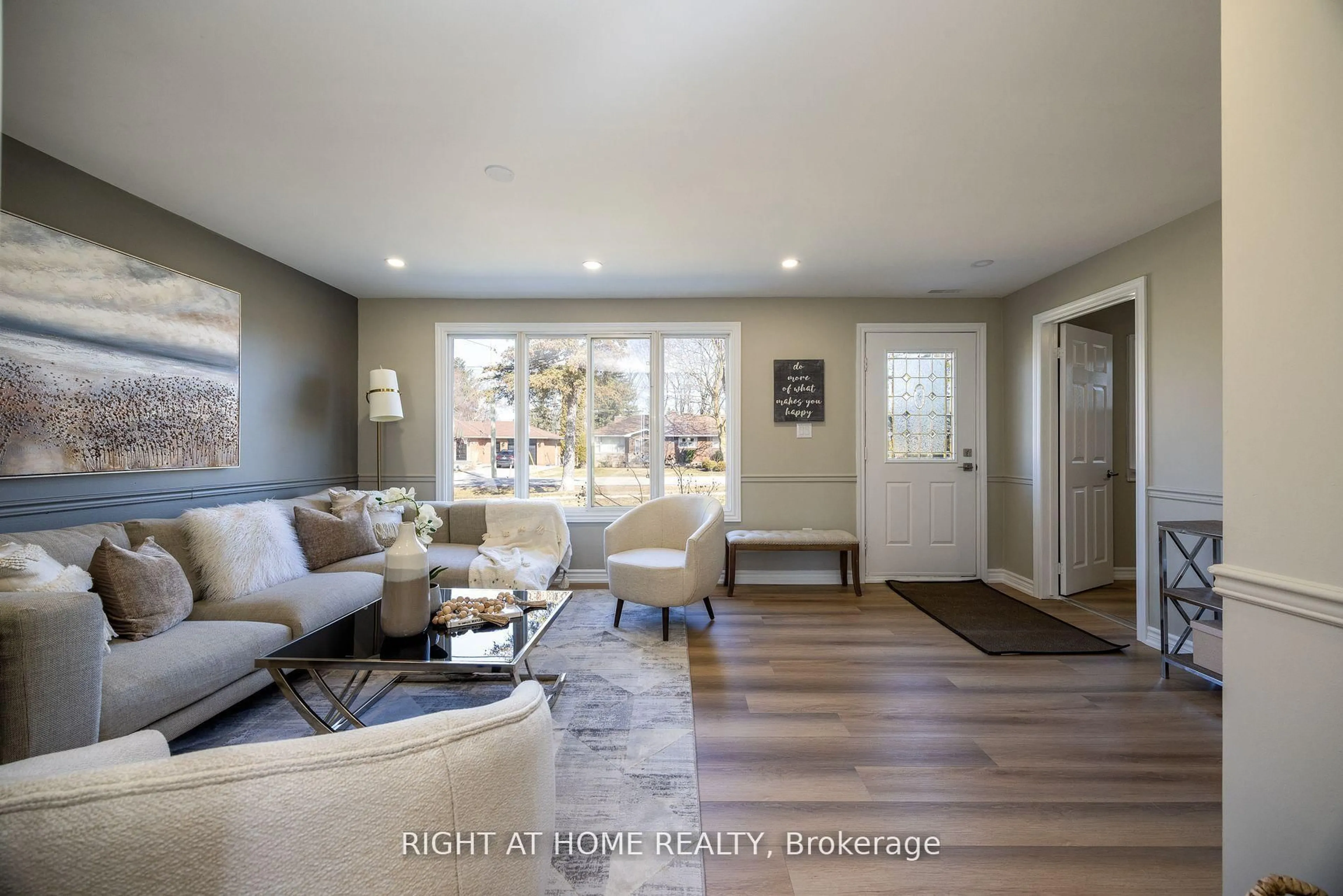 Living room with furniture, unknown for 15 Farr Ave, East Gwillimbury Ontario L0G 1V0