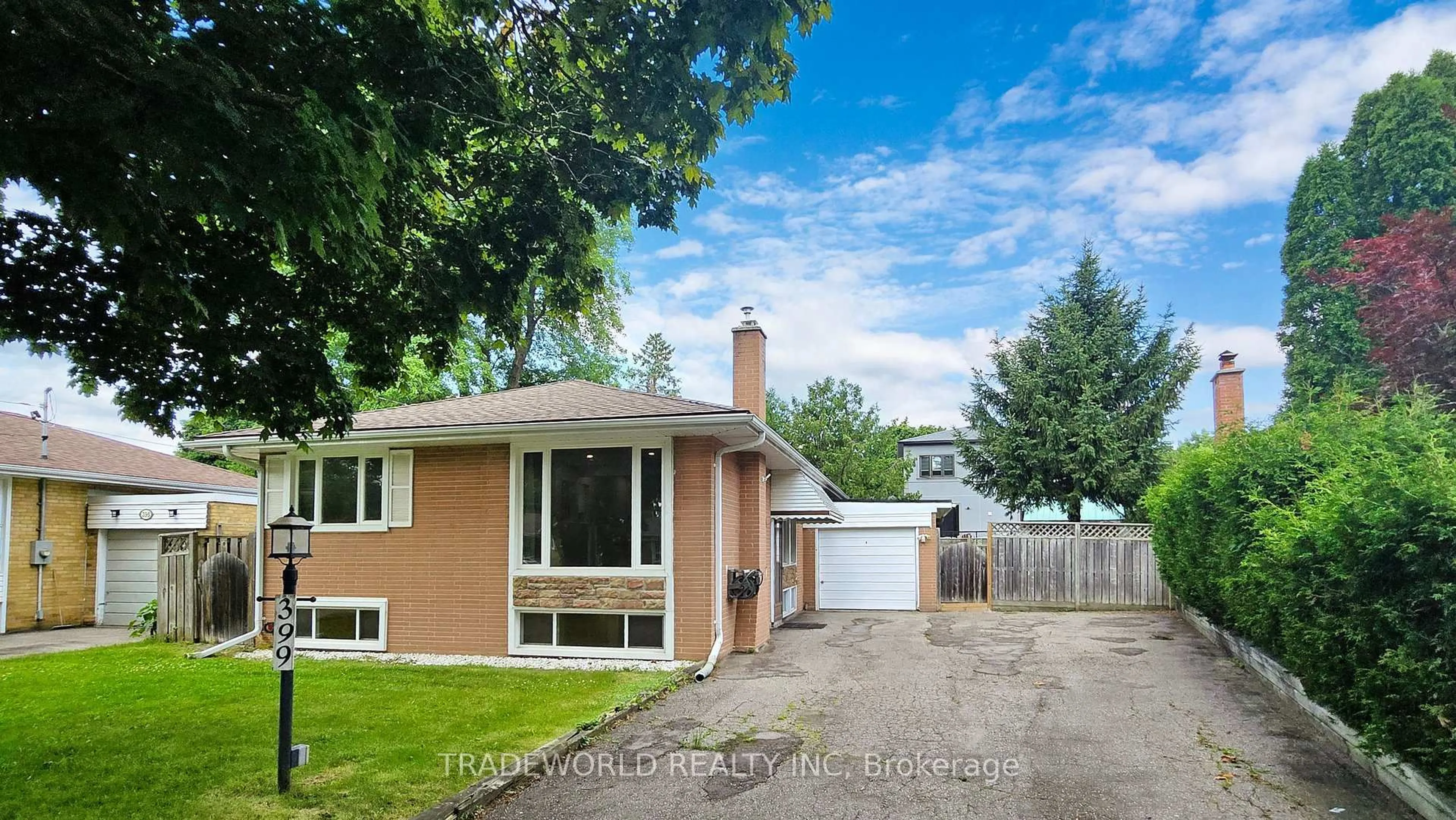 Home with brick exterior material, street for 399 Allen Crt, Richmond Hill Ontario L4C 1G4