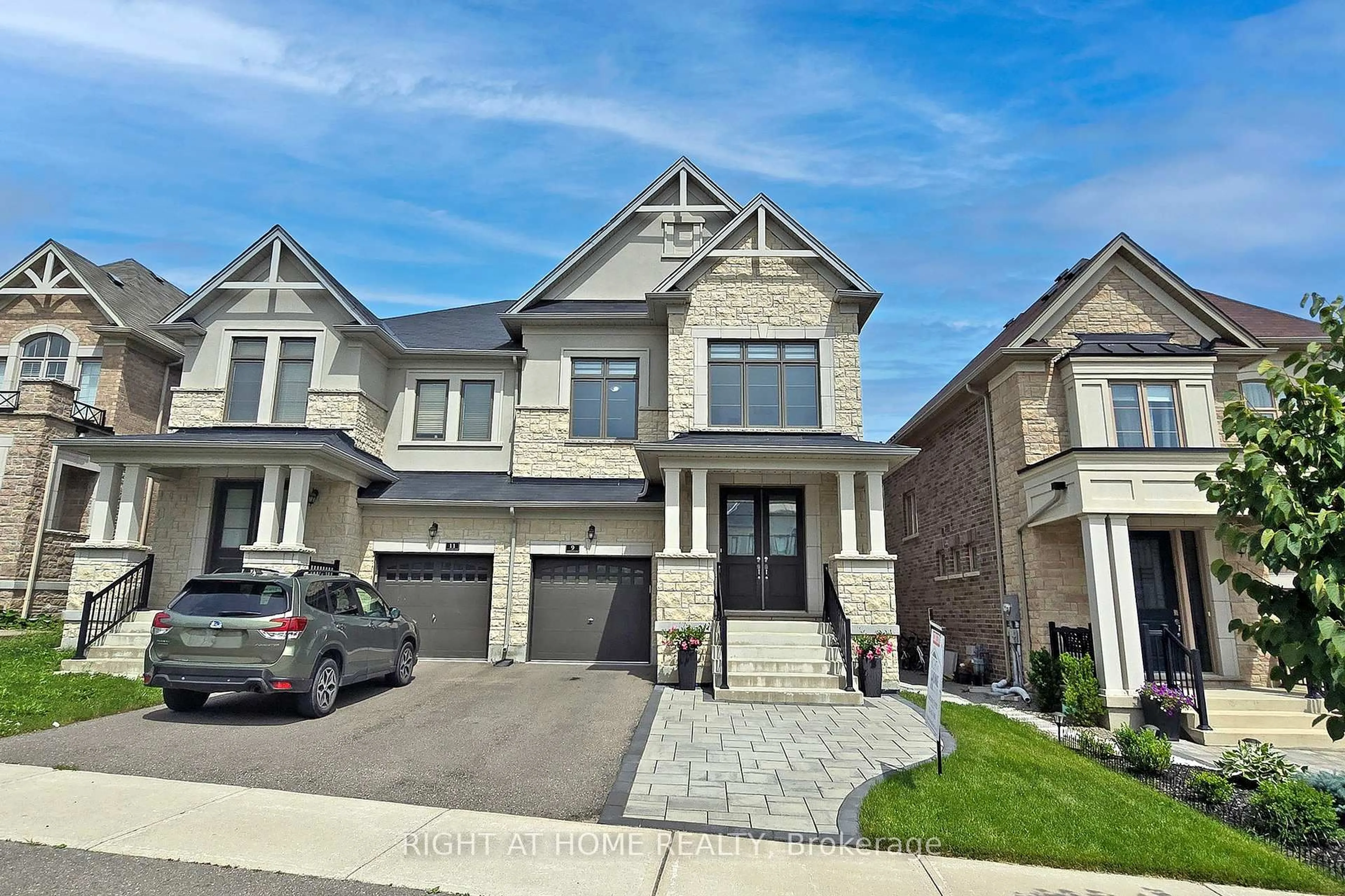 Home with brick exterior material, street for 9 John Smith St, East Gwillimbury Ontario L9N 0S7