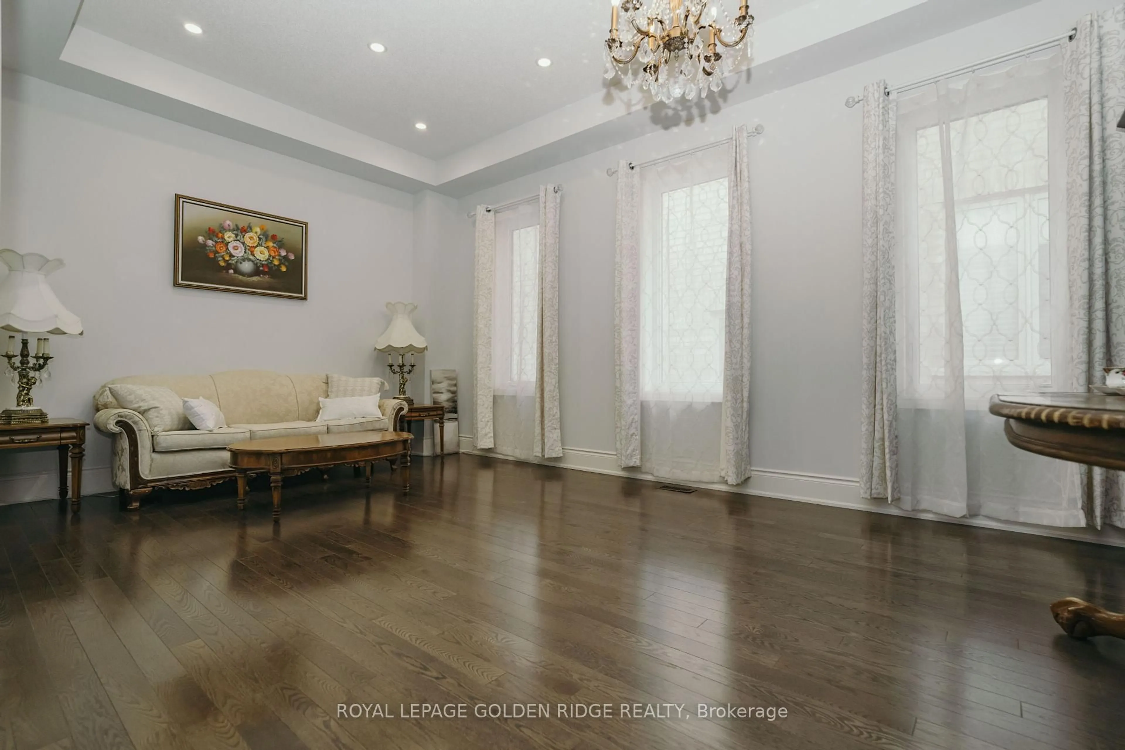 Unknown for 20 Crane St, Aurora Ontario L4G 1C9