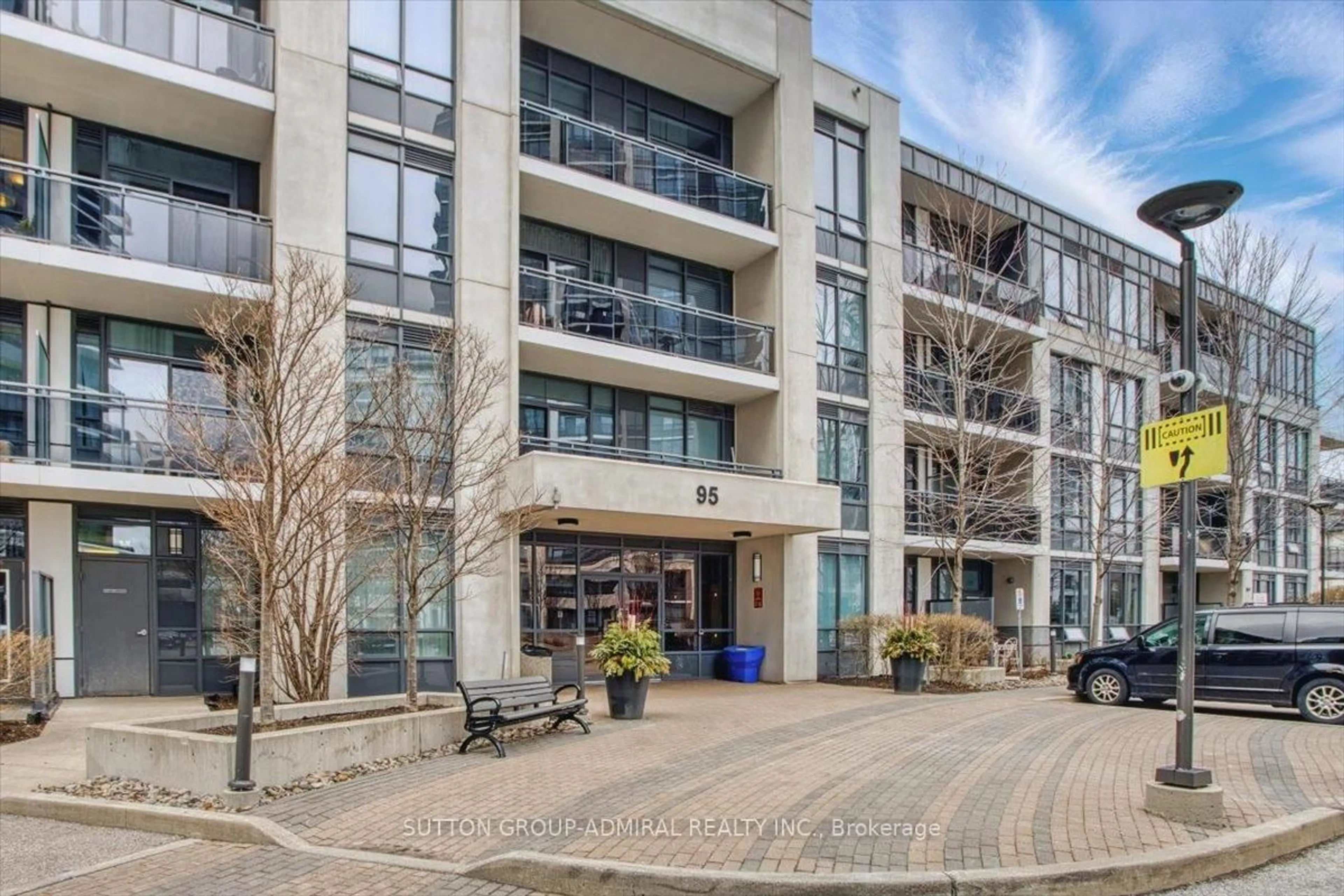 Unknown for 95 North Park Rd #204, Vaughan Ontario L4J 0J1