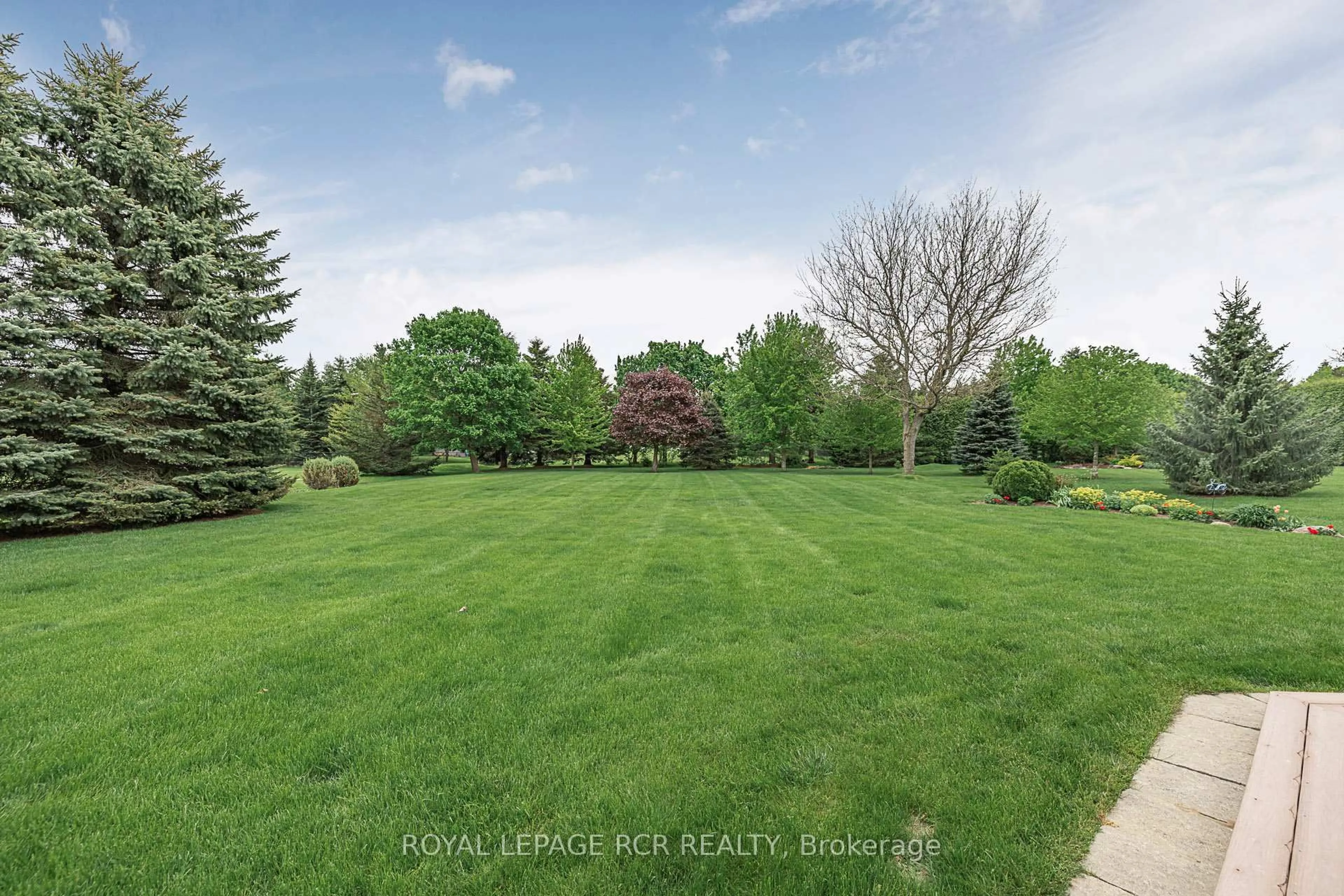 A pic from outside/outdoor area/front of a property/back of a property/a pic from drone, unknown for 45 McMullen Dr, Whitchurch-Stouffville Ontario L4A 3J2