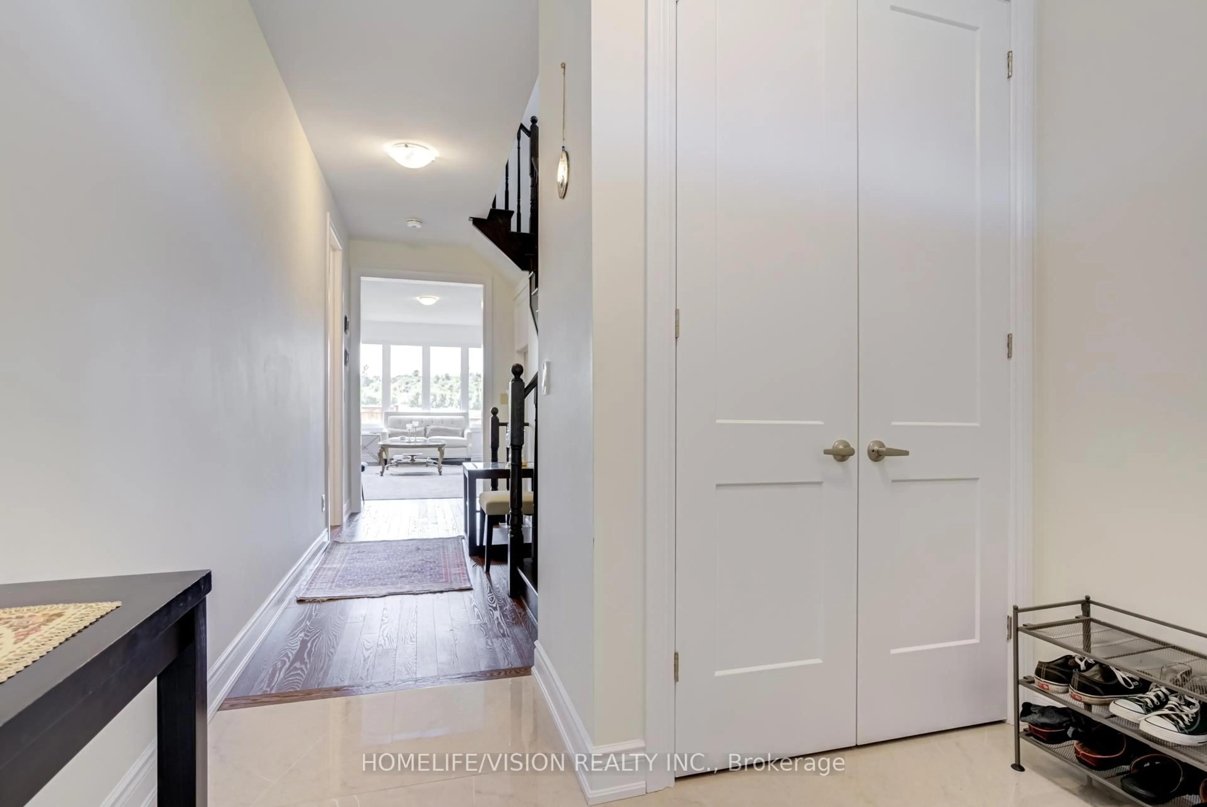 Indoor entryway for 66 Chessington Ave, East Gwillimbury Ontario L9N 0R5