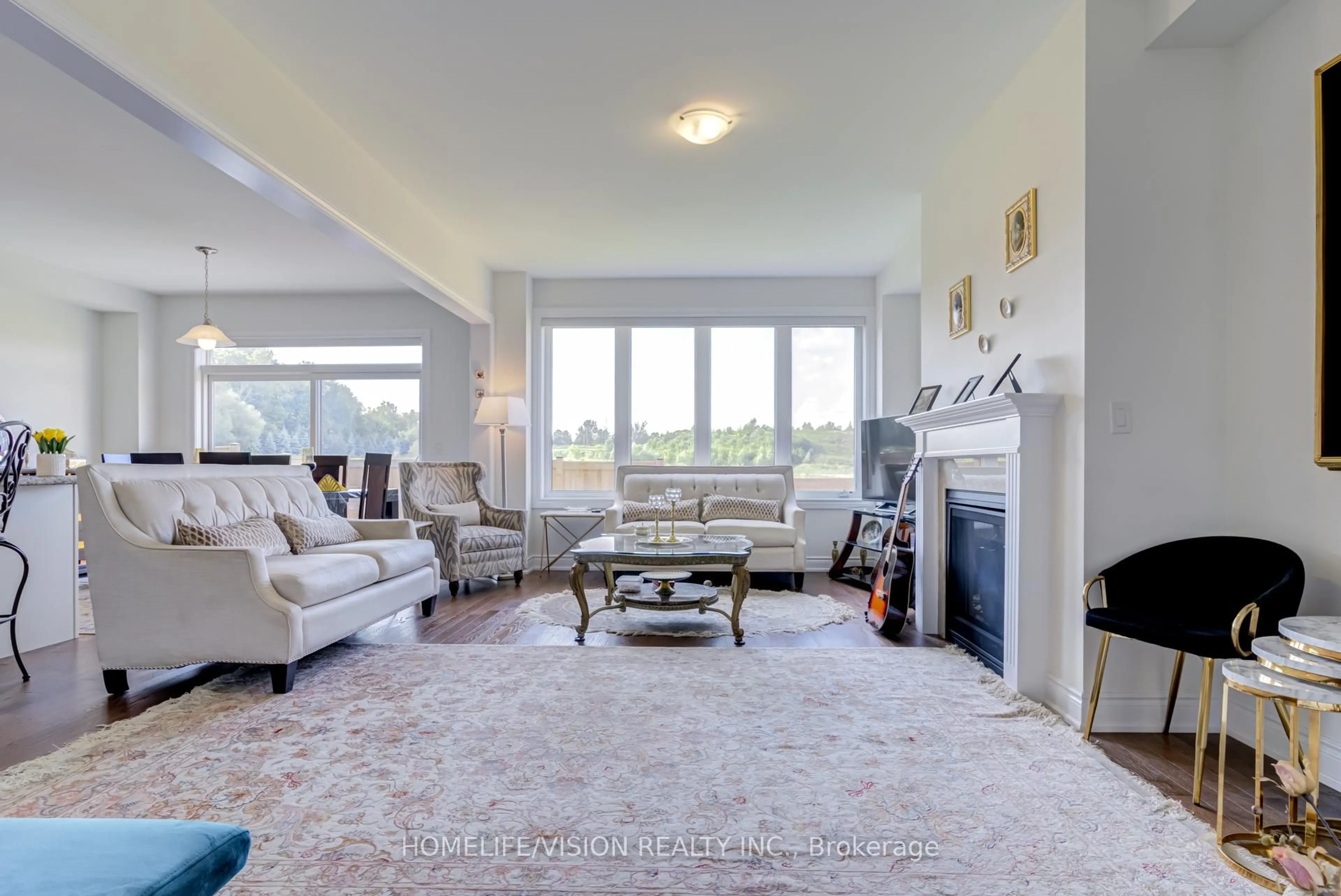 Living room with furniture, unknown for 66 Chessington Ave, East Gwillimbury Ontario L9N 0R5