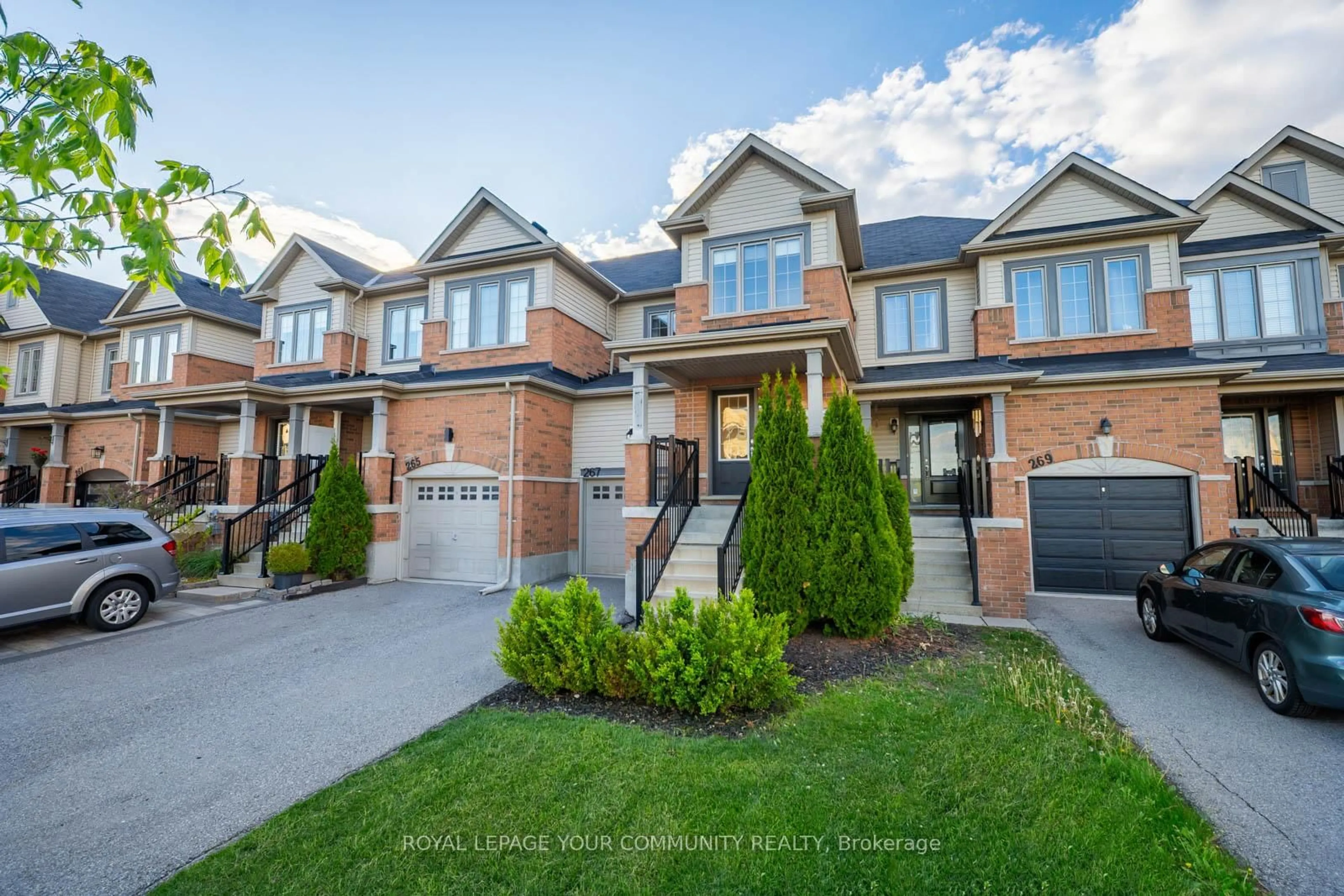 Home with brick exterior material, street for 267 ORR Dr, Bradford West Gwillimbury Ontario L3Z 0S3