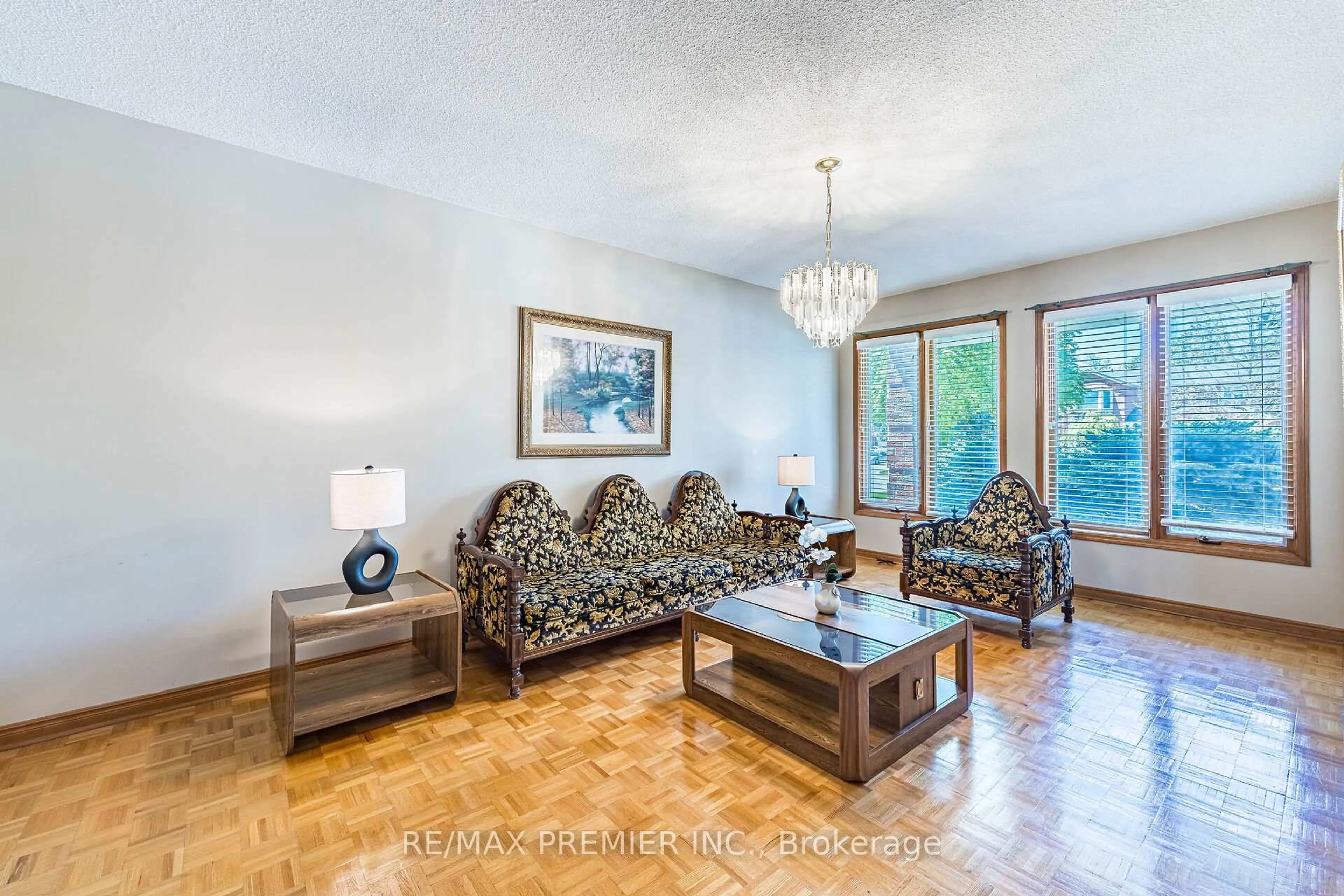 Living room with furniture, wood/laminate floor for 18 Mathewson St, Vaughan Ontario L6A 1B6
