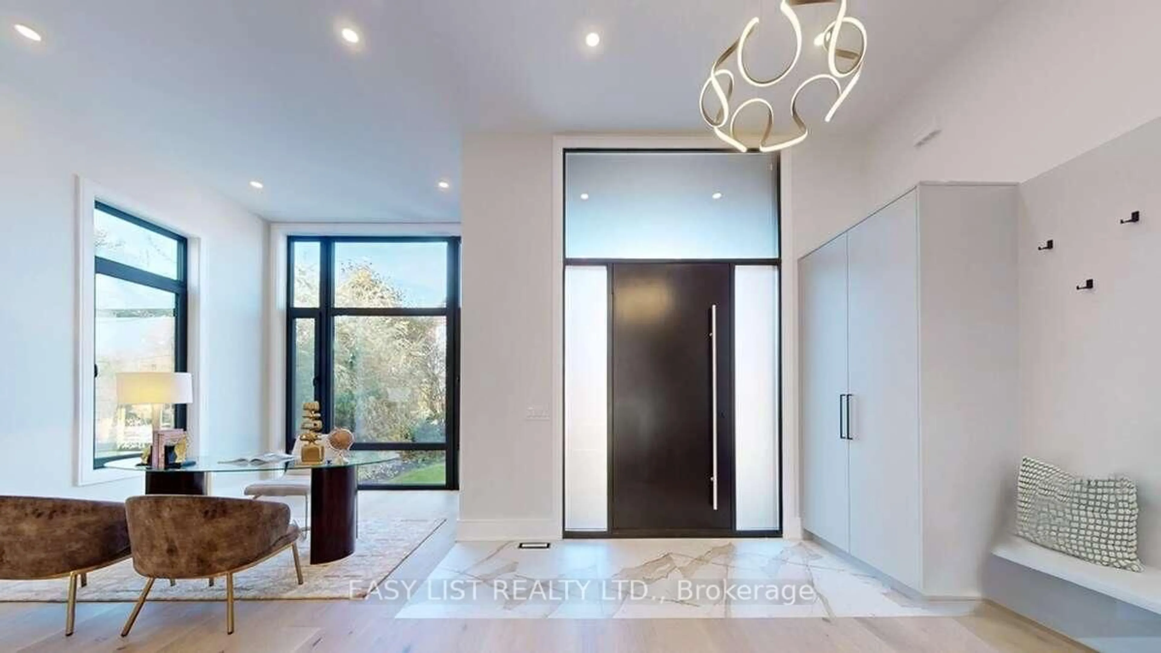 Indoor foyer for 5 Parker Ave, Richmond Hill Ontario L4E 2W4