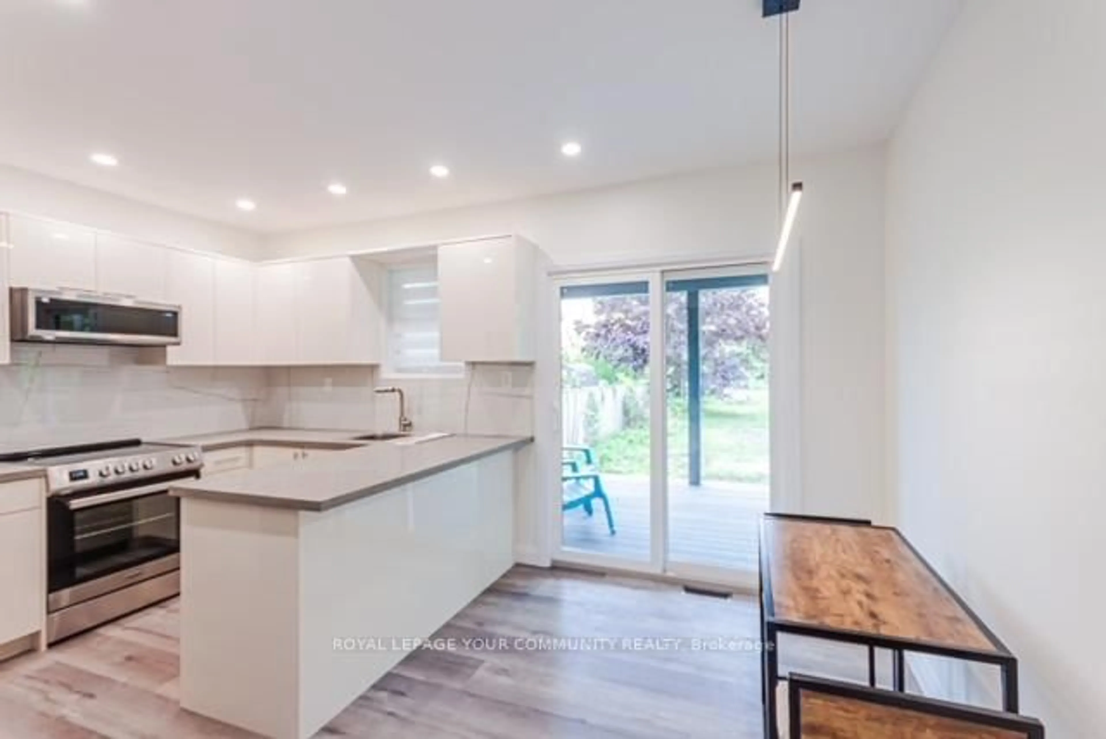 Open concept kitchen, unknown for 836 Montsell Ave, Georgina Ontario L0E 1S0
