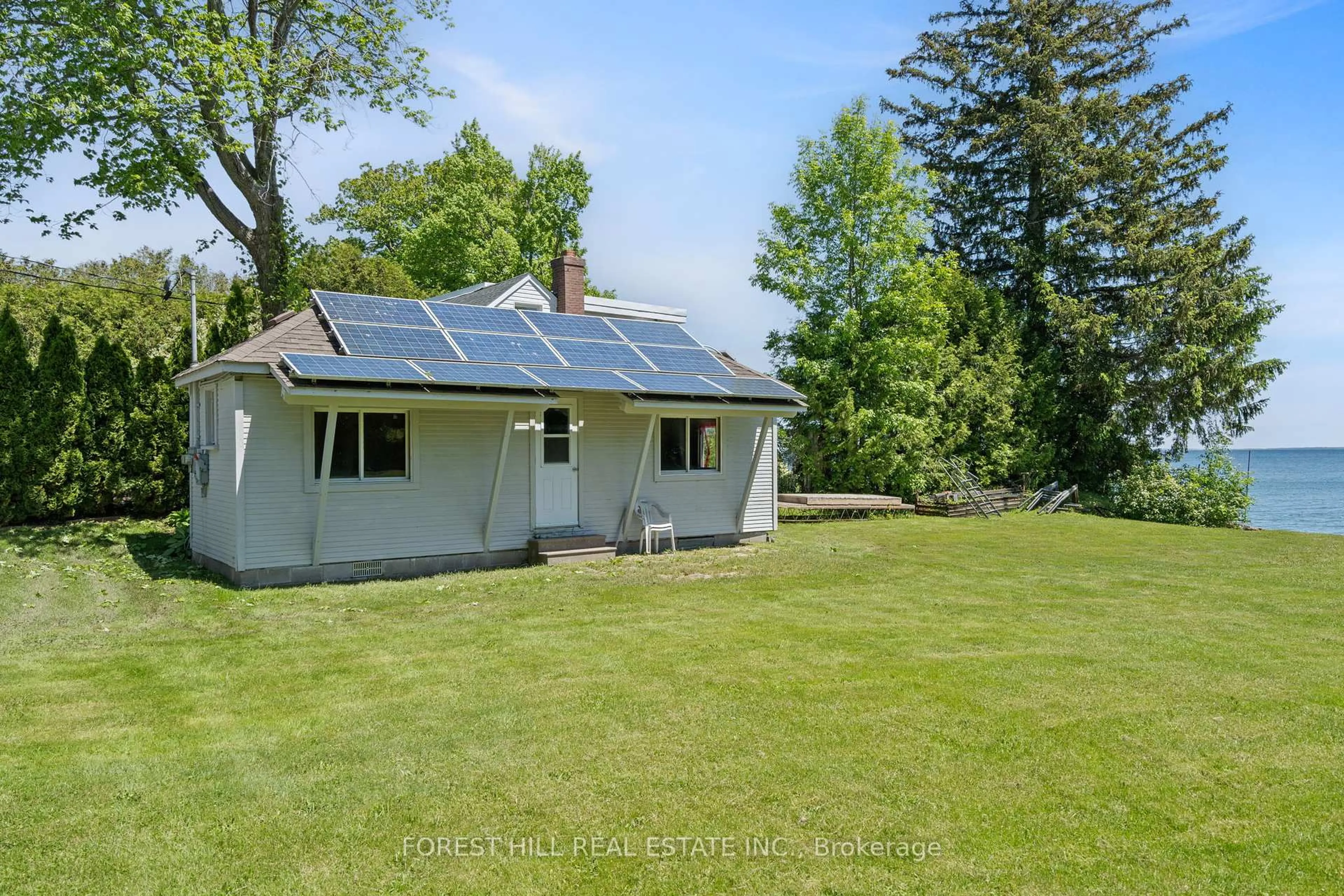 A pic from outside/outdoor area/front of a property/back of a property/a pic from drone, unknown for 49 Sunnypoint Dr, Innisfil Ontario L9S 2X4