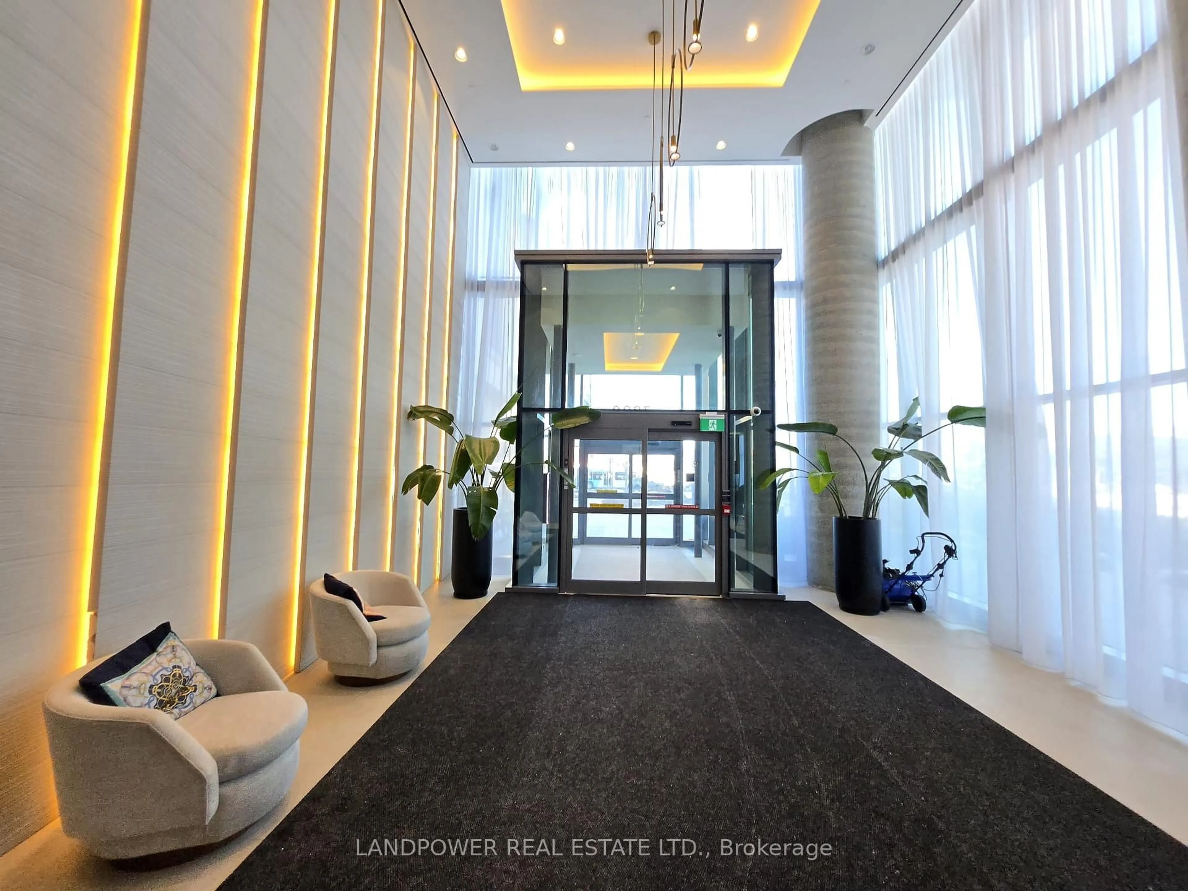 Indoor foyer for 7890 Jane St #2509, Vaughan Ontario L4K 0K9