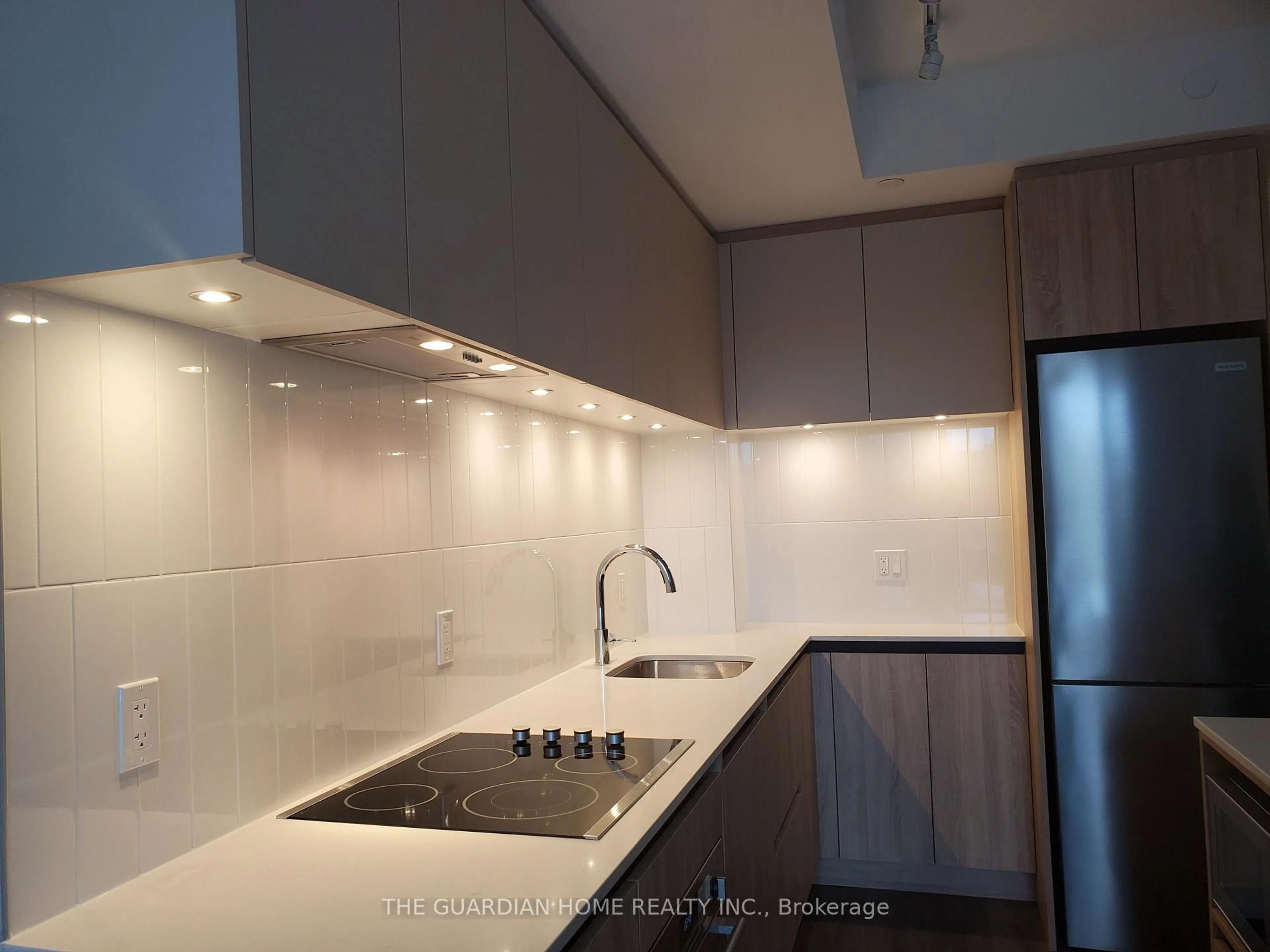Standard kitchen, unknown for 7950 Bathurst St #B216, Vaughan Ontario L4J 0L4