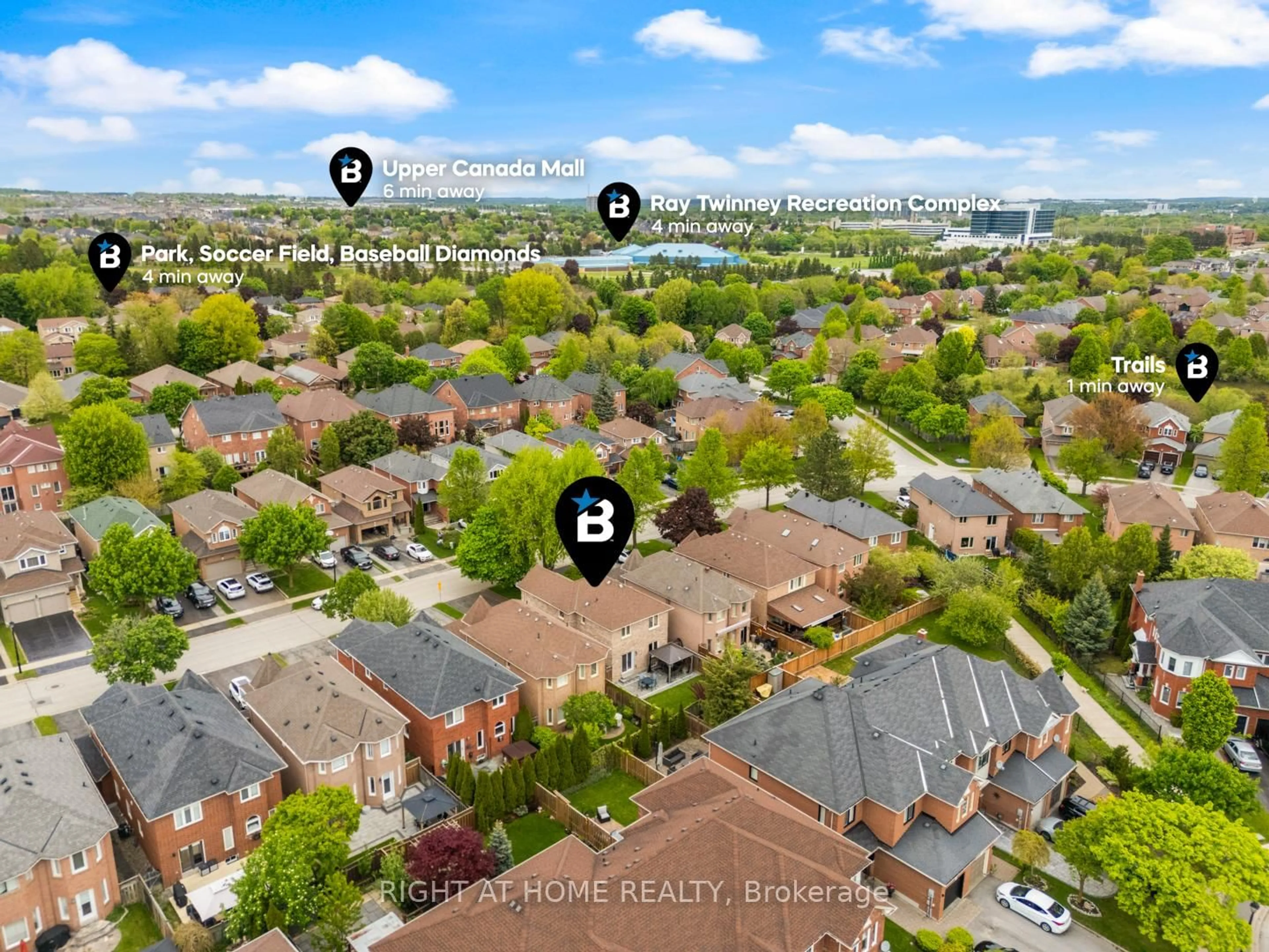 A pic from outside/outdoor area/front of a property/back of a property/a pic from drone, city buildings view from balcony for 244 Rushbrook Dr, Newmarket Ontario L3X 2E3