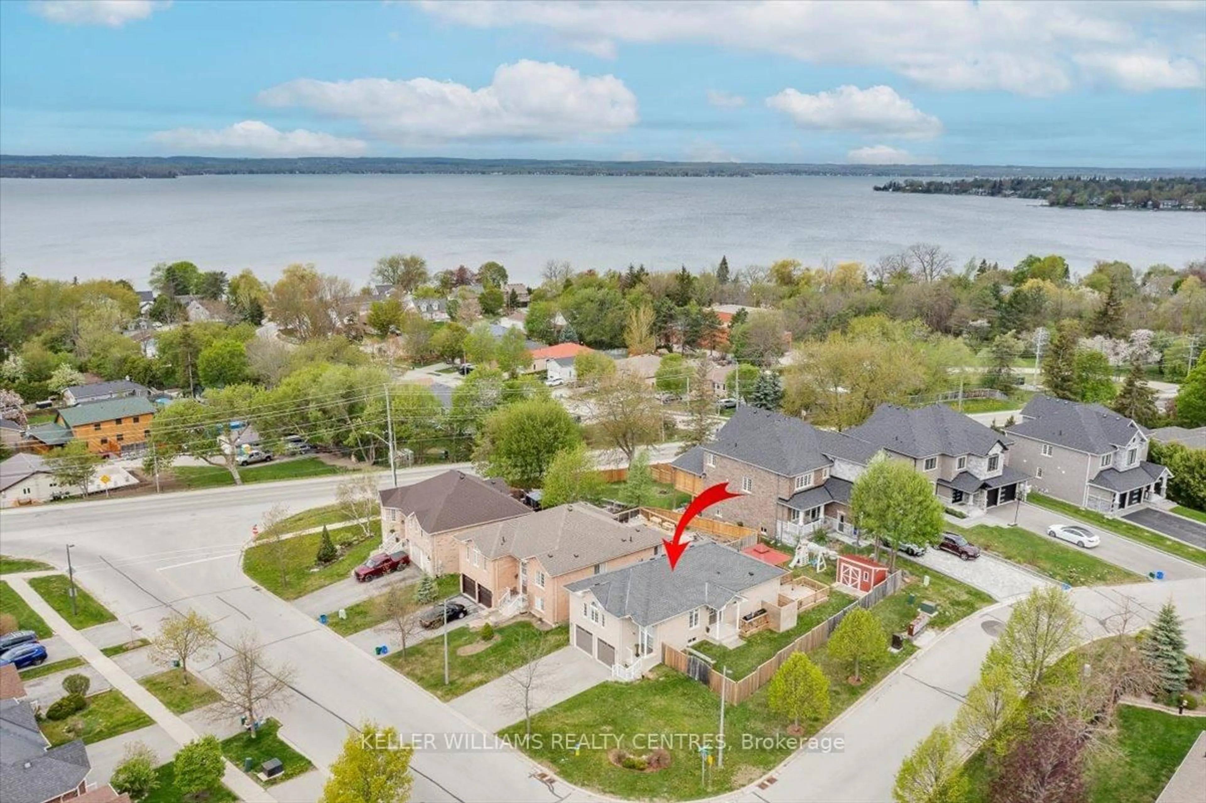A pic from outside/outdoor area/front of a property/back of a property/a pic from drone, water/lake/river/ocean view for 6 Ferncroft Dr, Georgina Ontario L4P 4B9