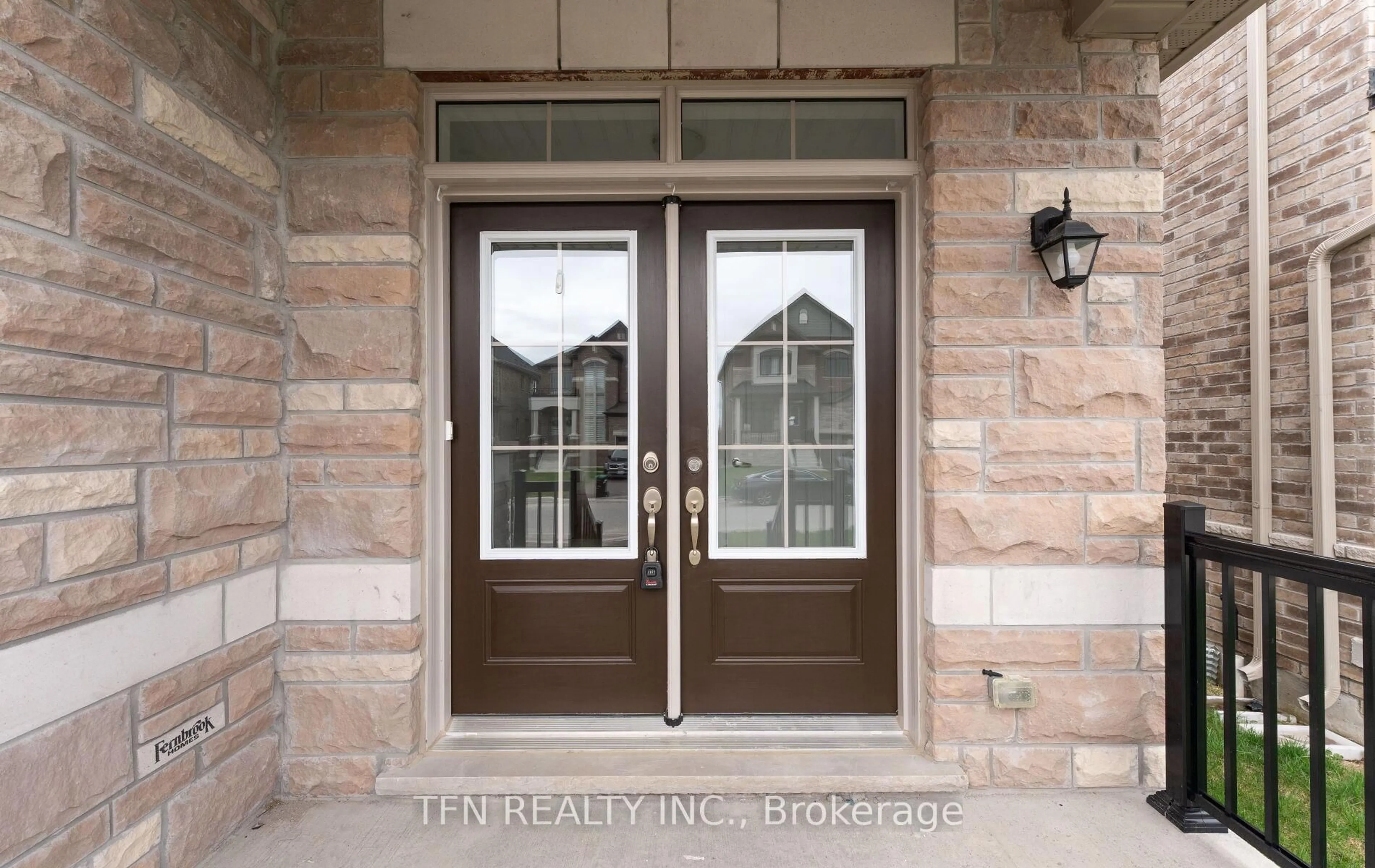 Indoor entryway for 1206 Corby Way, Innisfil Ontario L9S 0R1