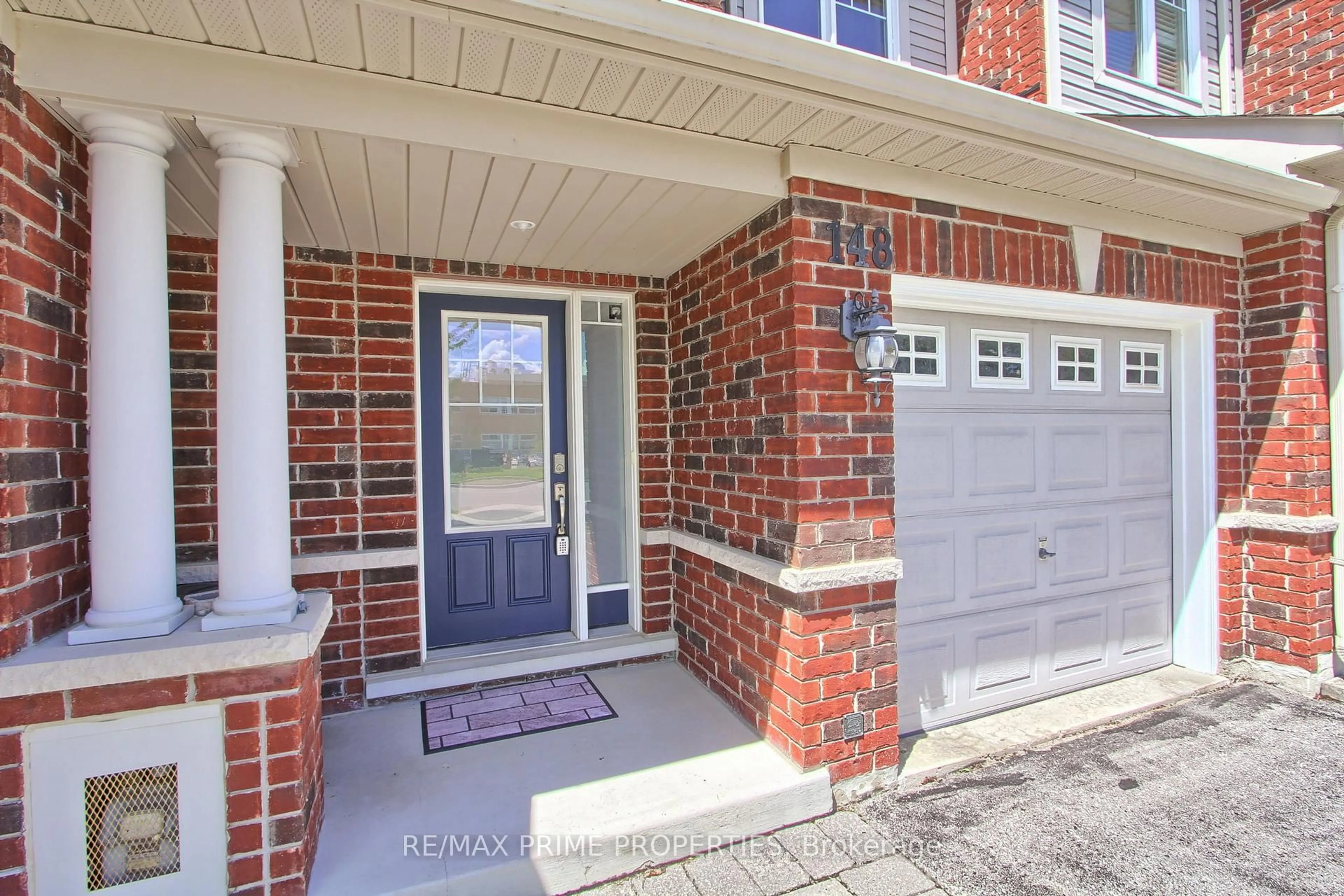 Home with brick exterior material, street for 148 Harvest Hills Blvd, East Gwillimbury Ontario L9N 0C1
