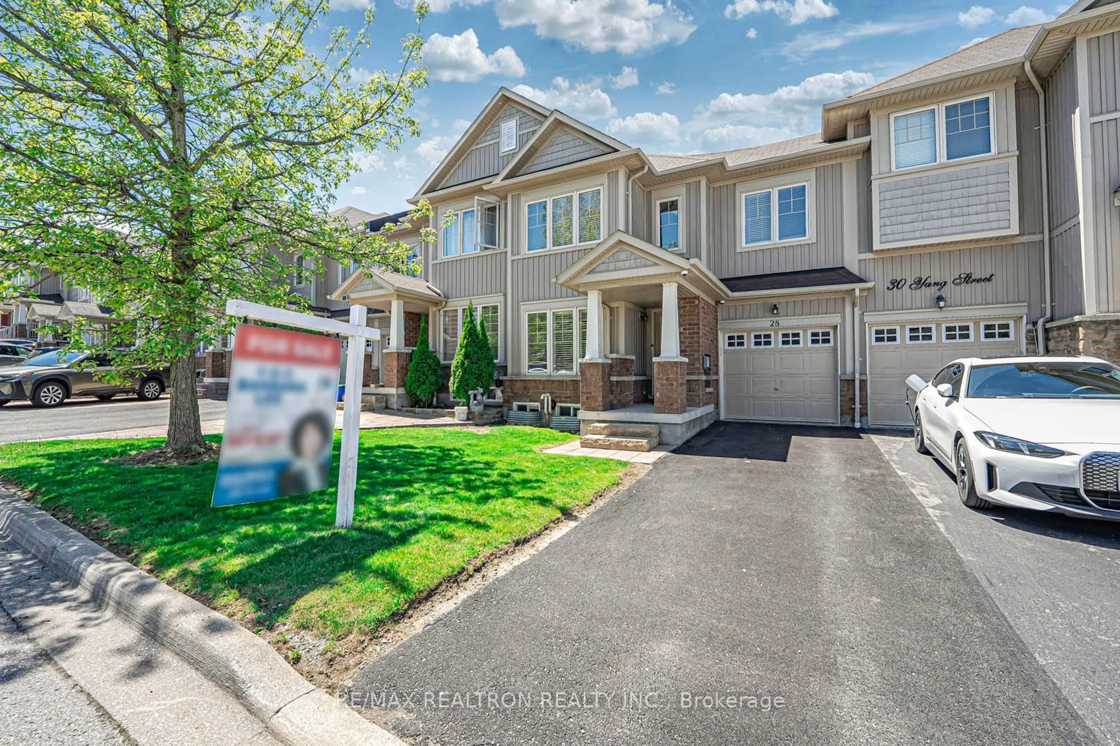 Unknown for 28 Yang St, Richmond Hill Ontario L4E 0L5