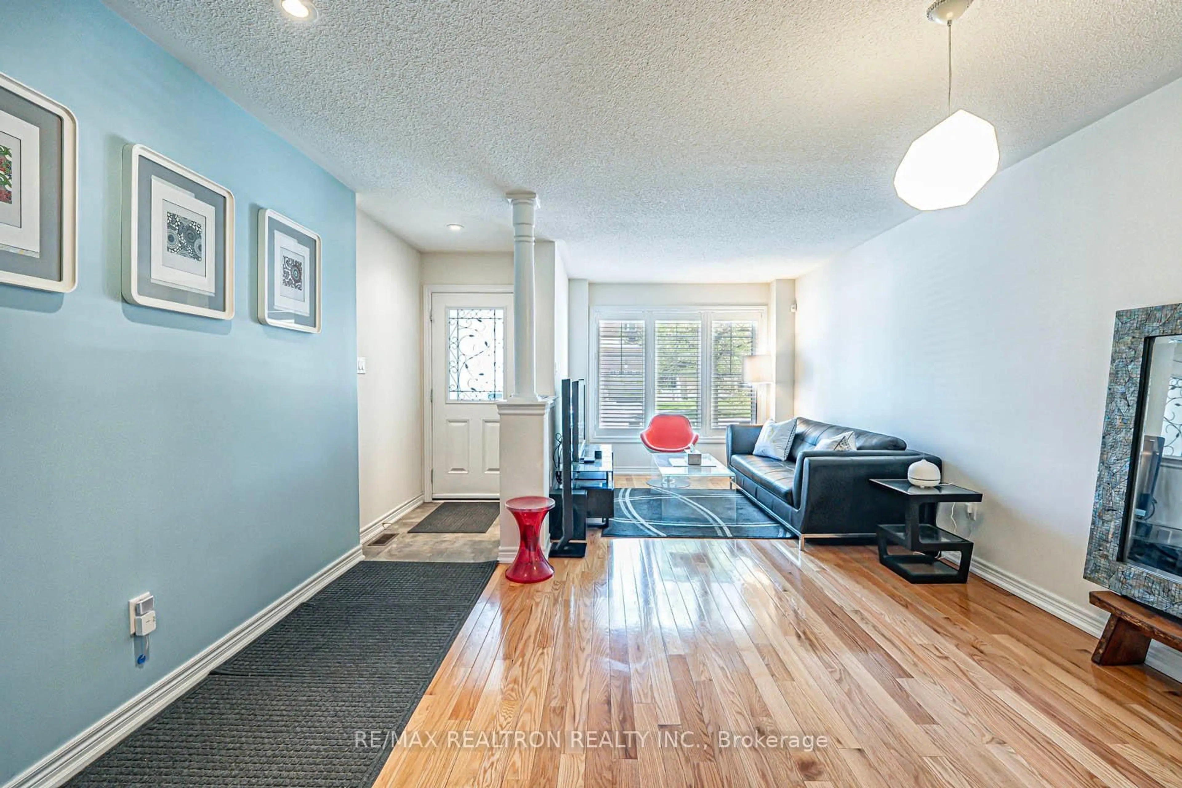 Indoor entryway for 28 Yang St, Richmond Hill Ontario L4E 0L5