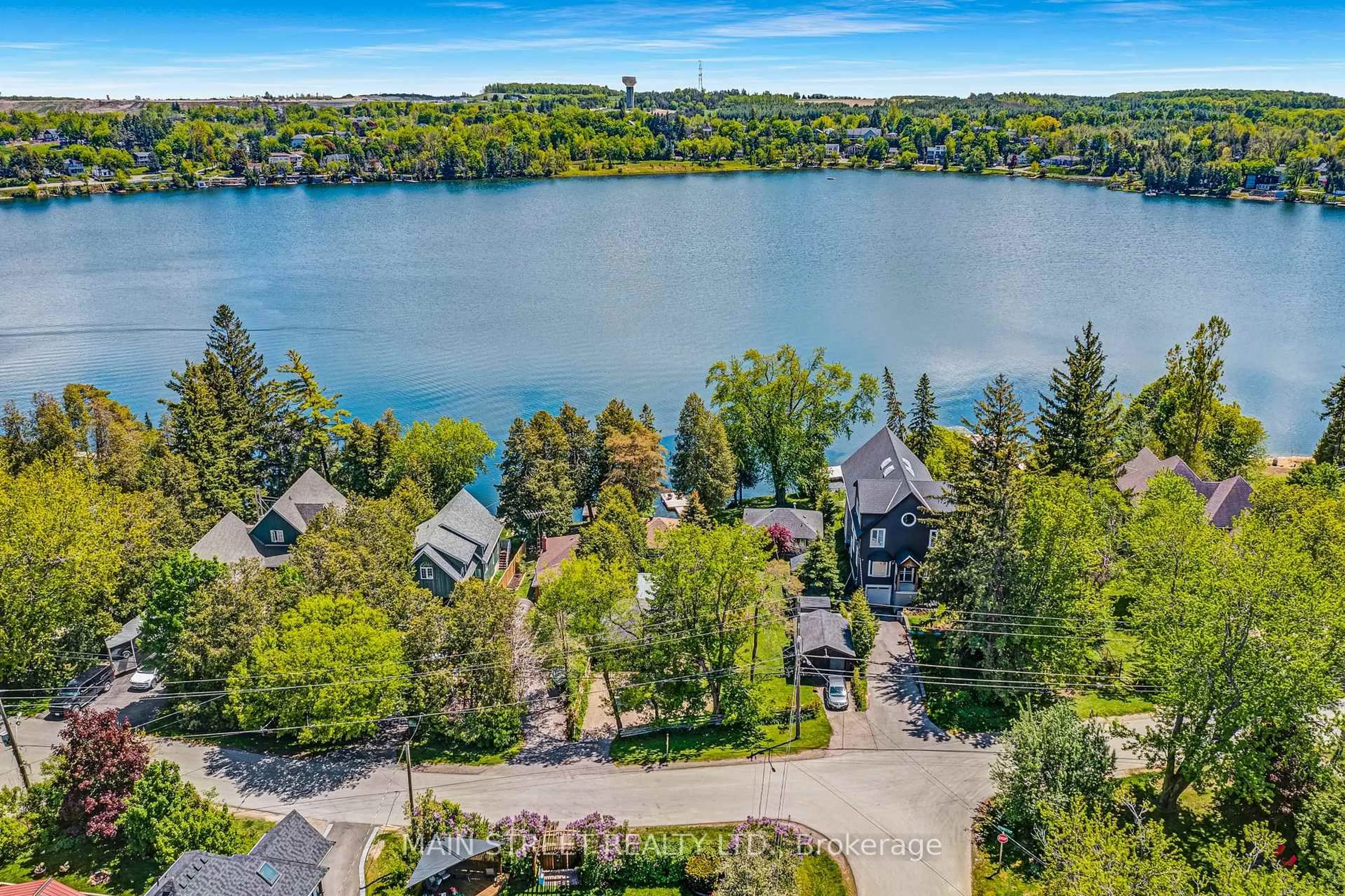 A pic from outside/outdoor area/front of a property/back of a property/a pic from drone, water/lake/river/ocean view for 75 Cedarvale Blvd, Whitchurch-Stouffville Ontario L4A 7X3