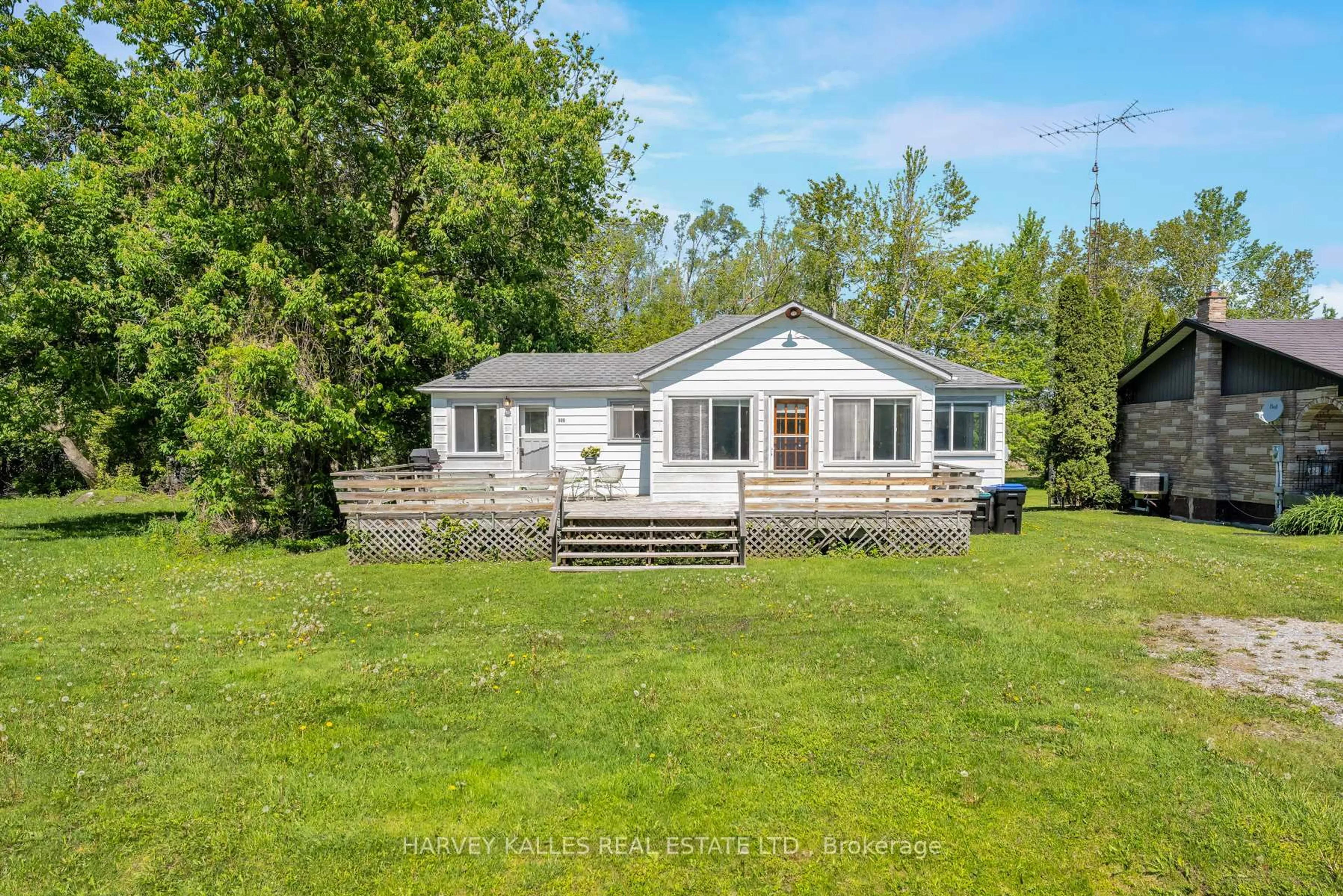 A pic from outside/outdoor area/front of a property/back of a property/a pic from drone, water/lake/river/ocean view for 900 Goldie St, Innisfil Ontario L0L 1C0