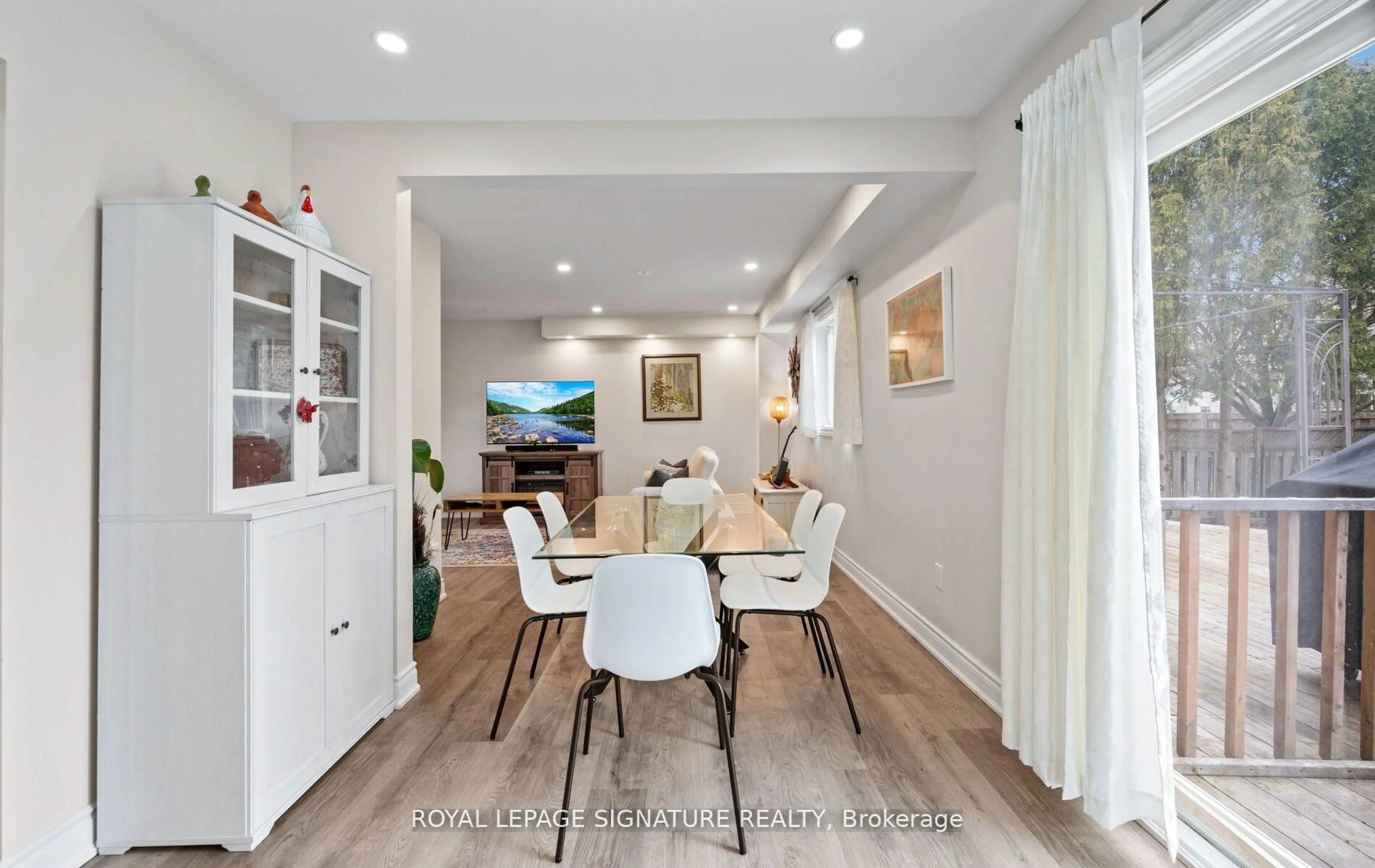Dining room, wood/laminate floor for 6 Dugdale Ave, New Tecumseth Ontario L0G 1A0