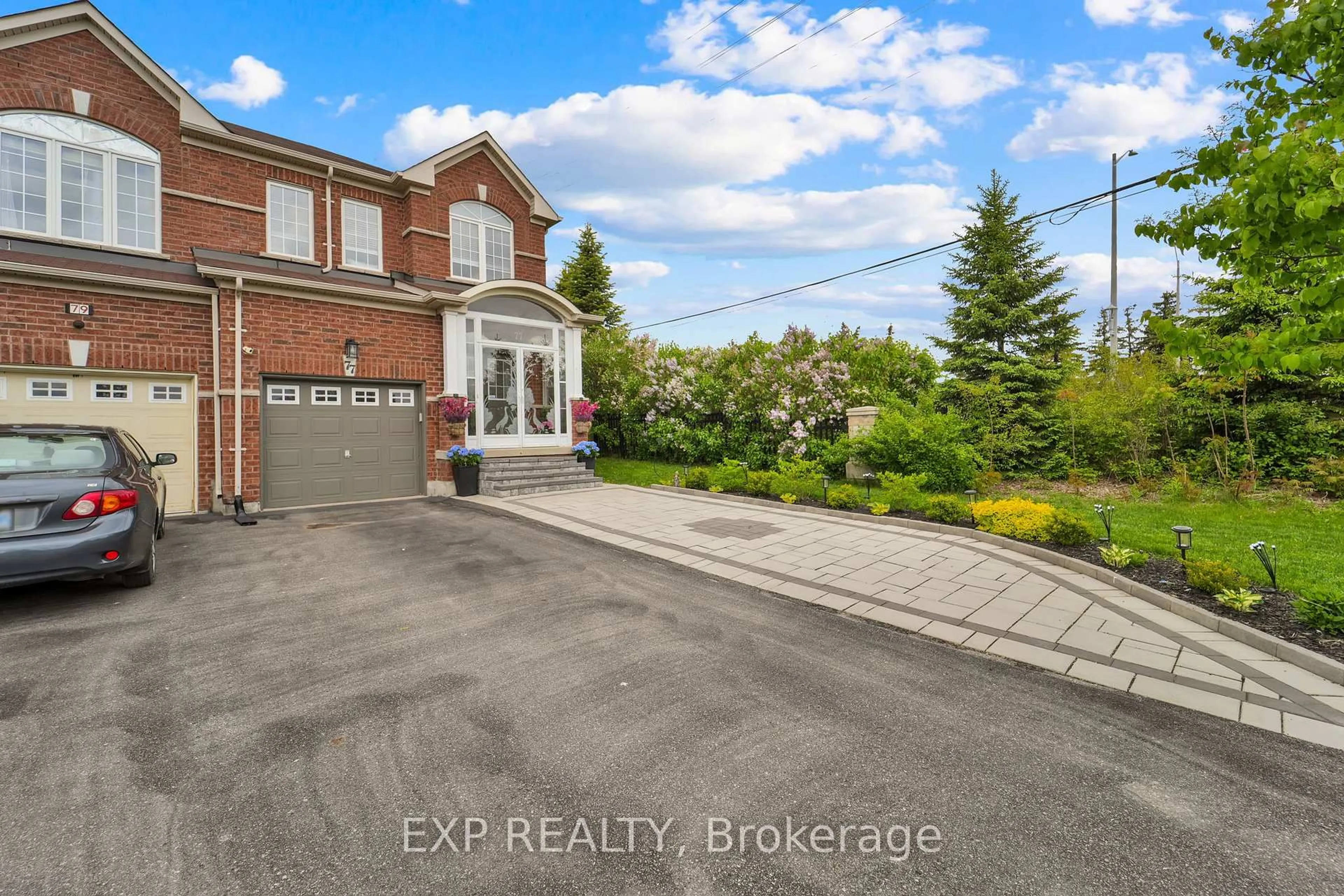 A pic from outside/outdoor area/front of a property/back of a property/a pic from drone, street for 77 Catalpa Cres, Vaughan Ontario L6A 0R6