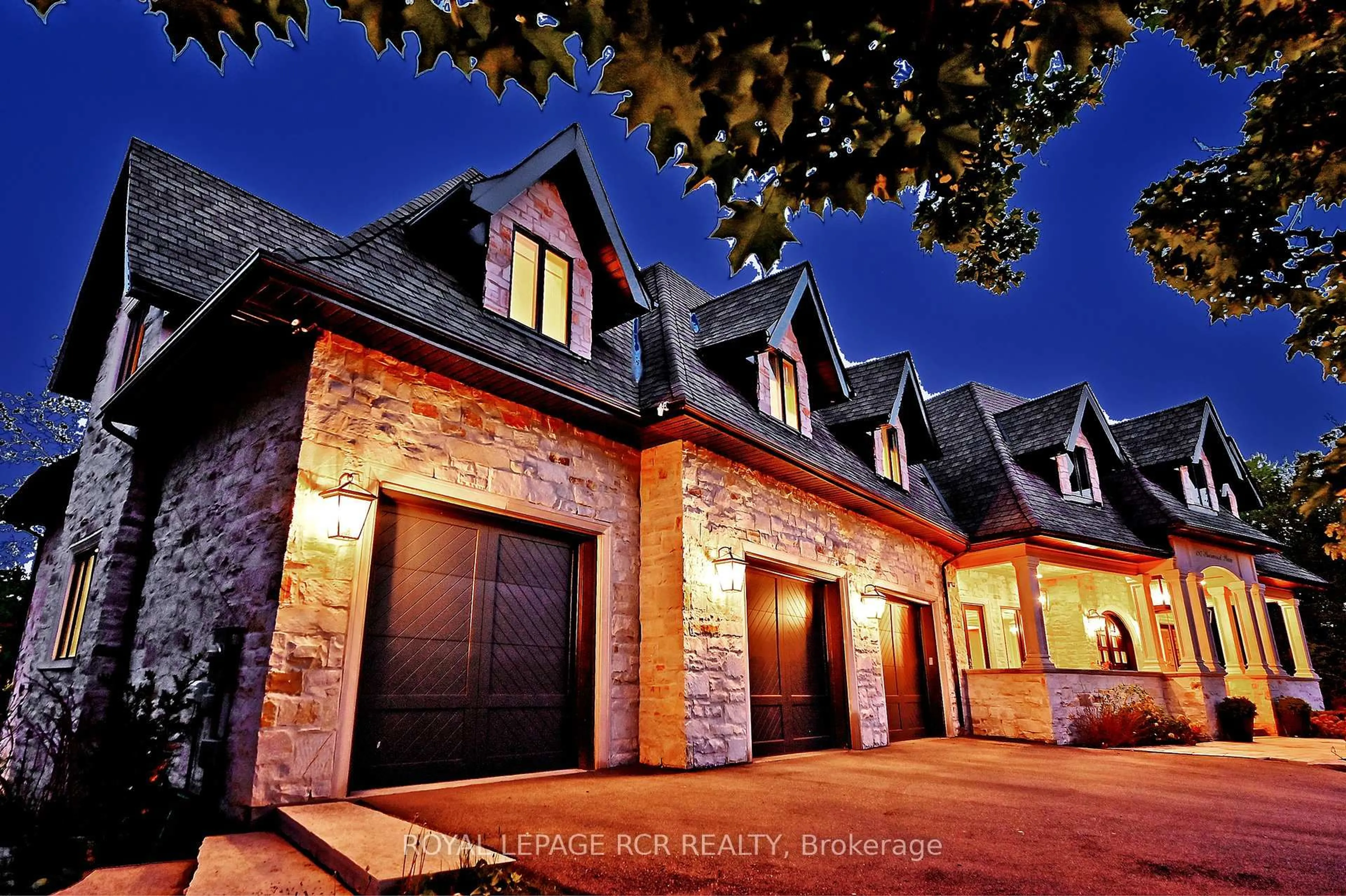 Home with brick exterior material, unknown for 197 Sherwood Pl, Newmarket Ontario L3Y 8E5